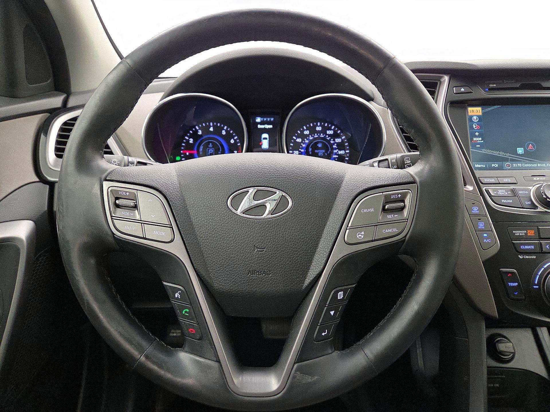 Thumbnail: 2016 Hyundai Santa Fe - 10
