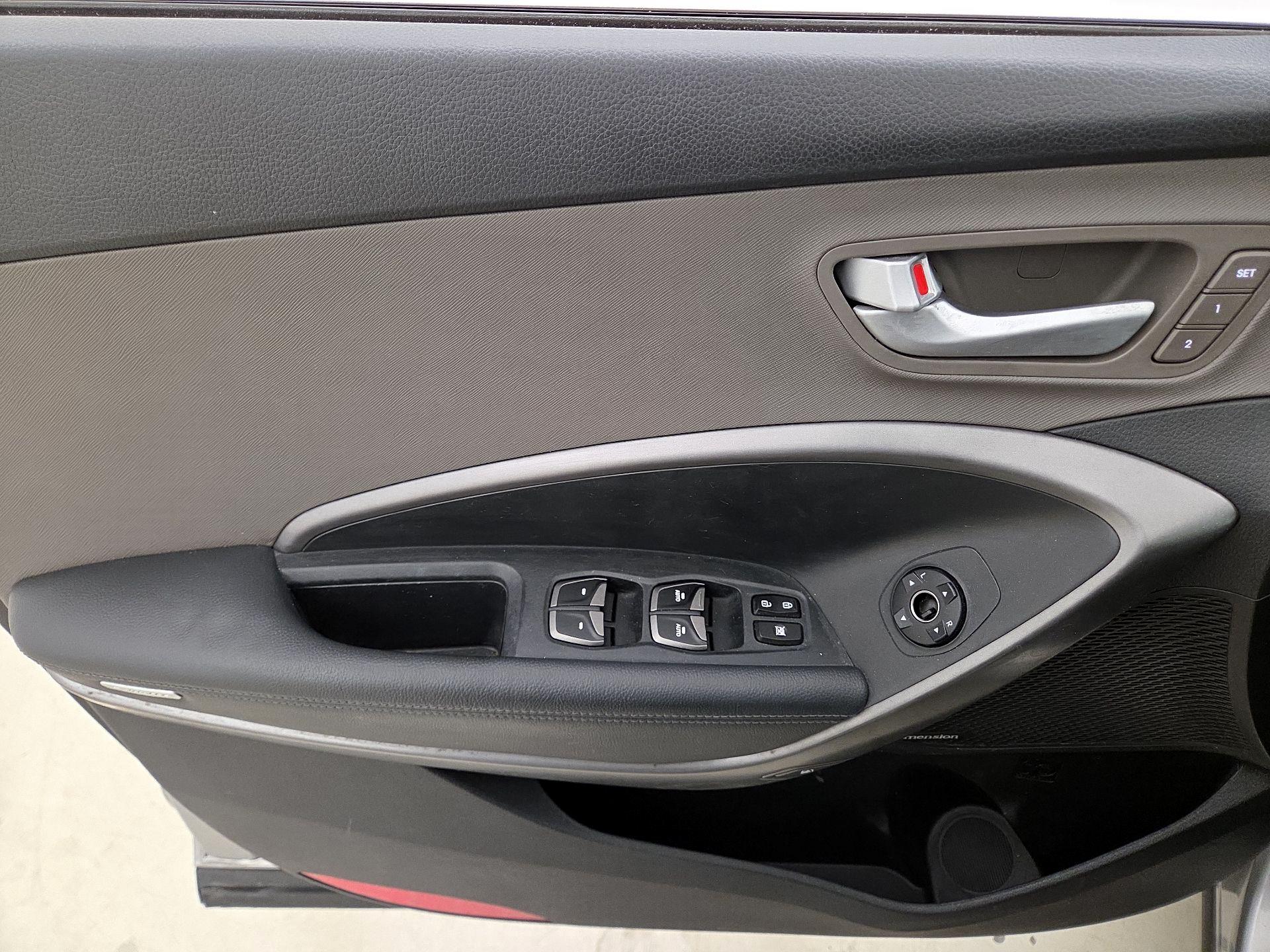 Thumbnail: 2016 Hyundai Santa Fe - 12