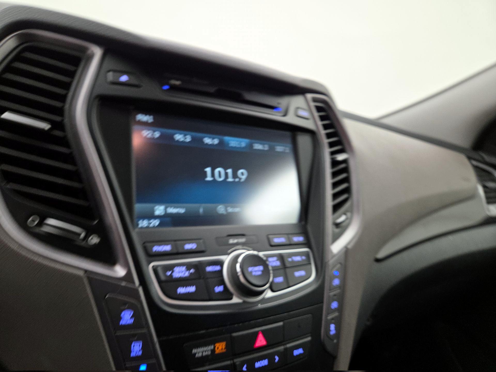 Thumbnail: 2016 Hyundai Santa Fe - 15