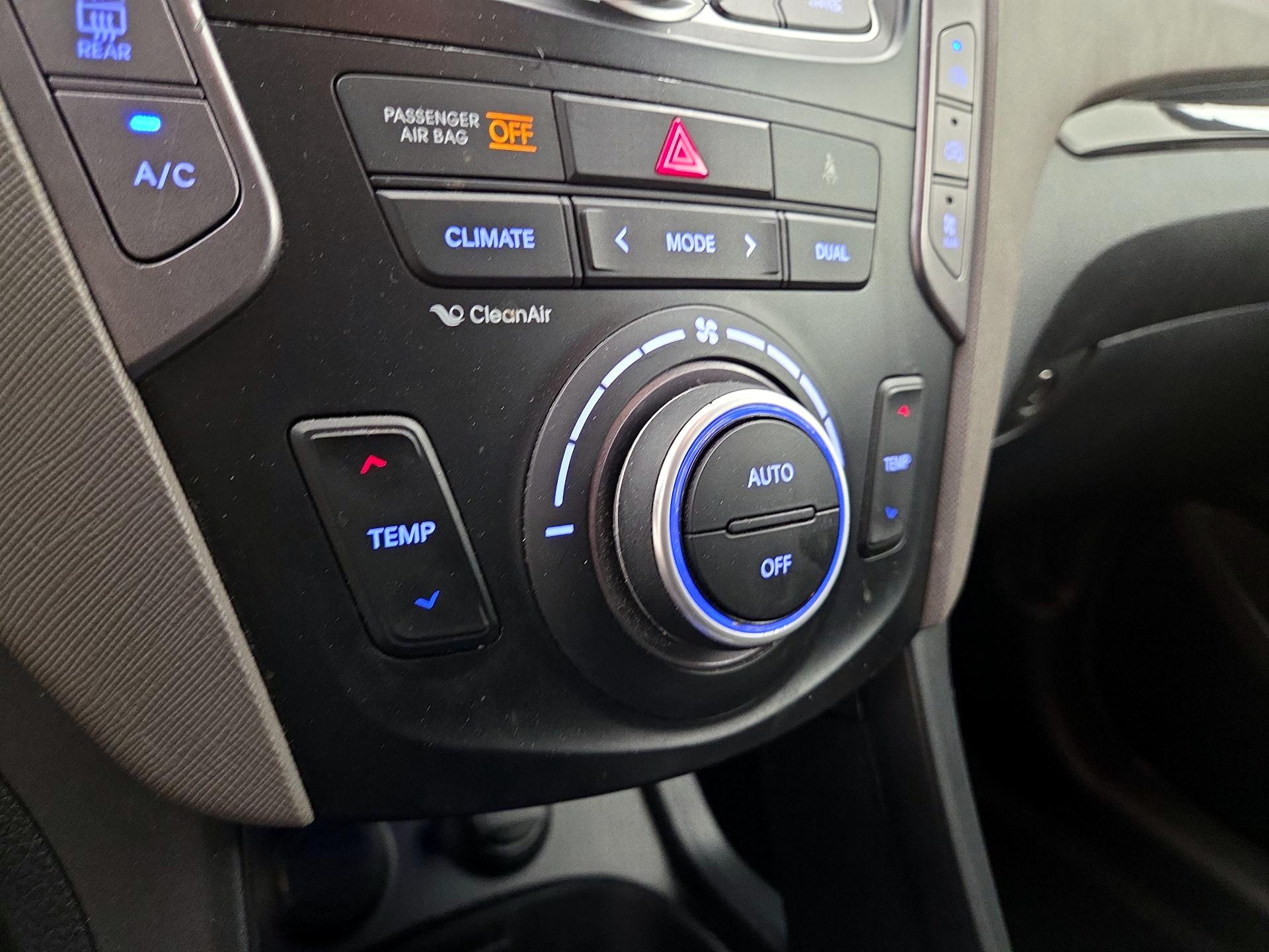 Thumbnail: 2016 Hyundai Santa Fe - 16