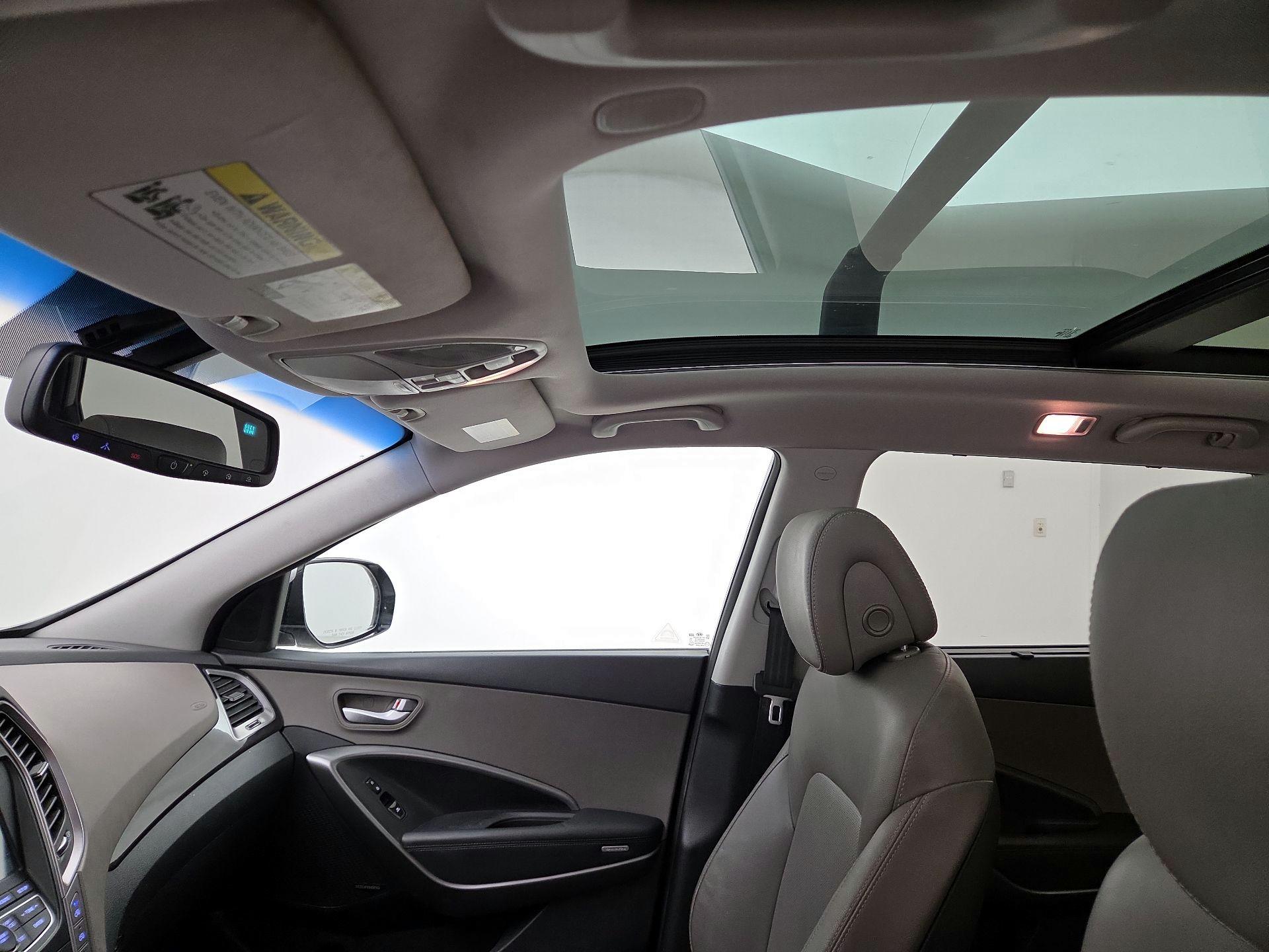 Thumbnail: 2016 Hyundai Santa Fe - 19