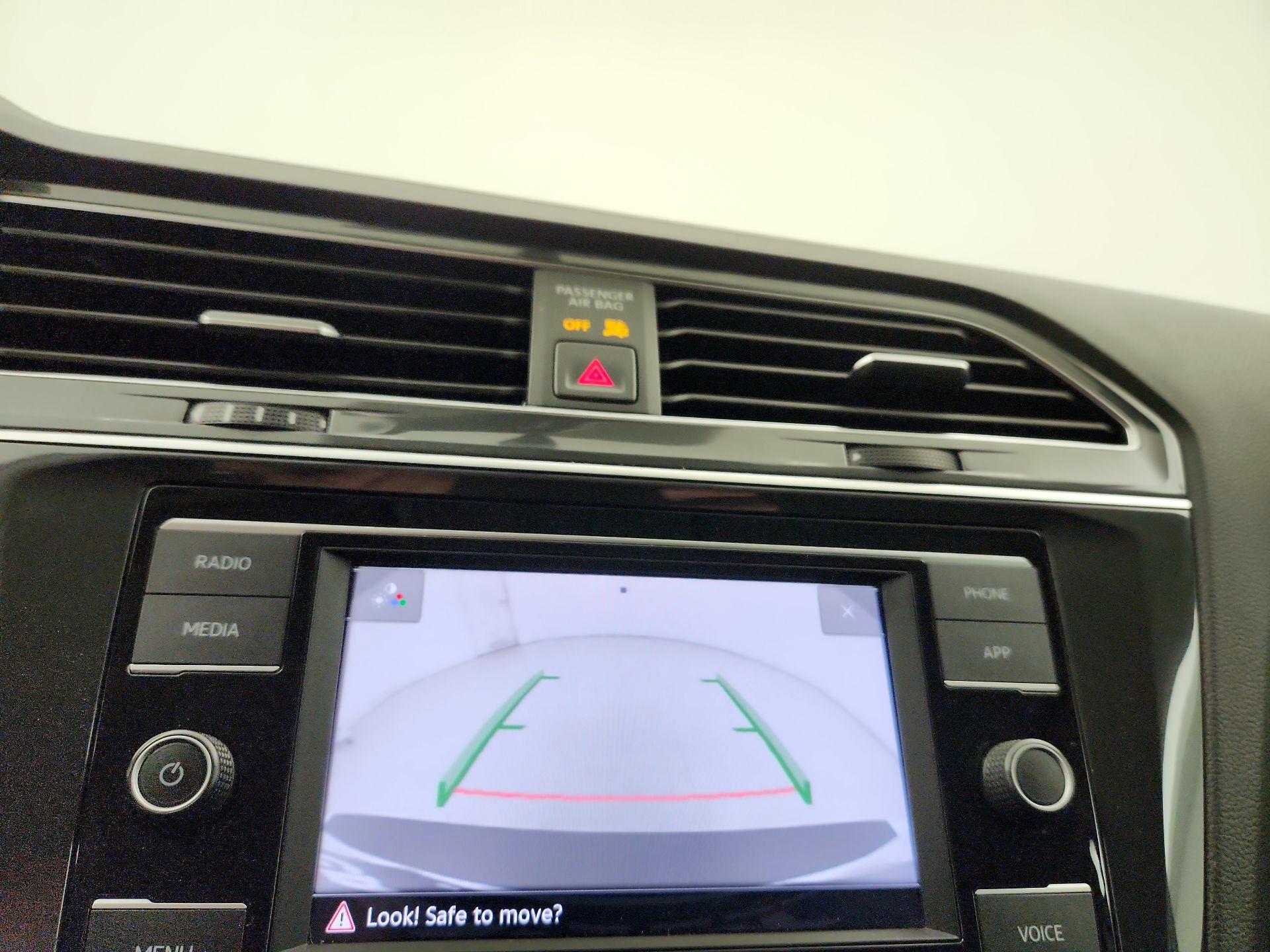 Thumbnail: 2020 Volkswagen Tiguan - 14