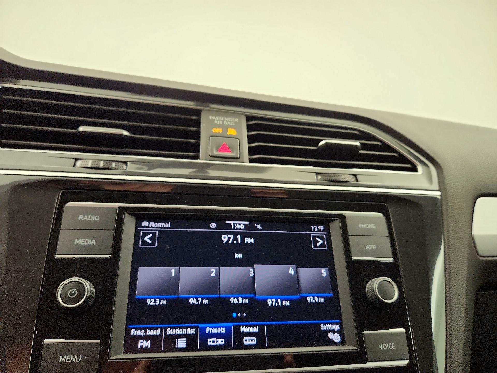 Thumbnail: 2020 Volkswagen Tiguan - 15