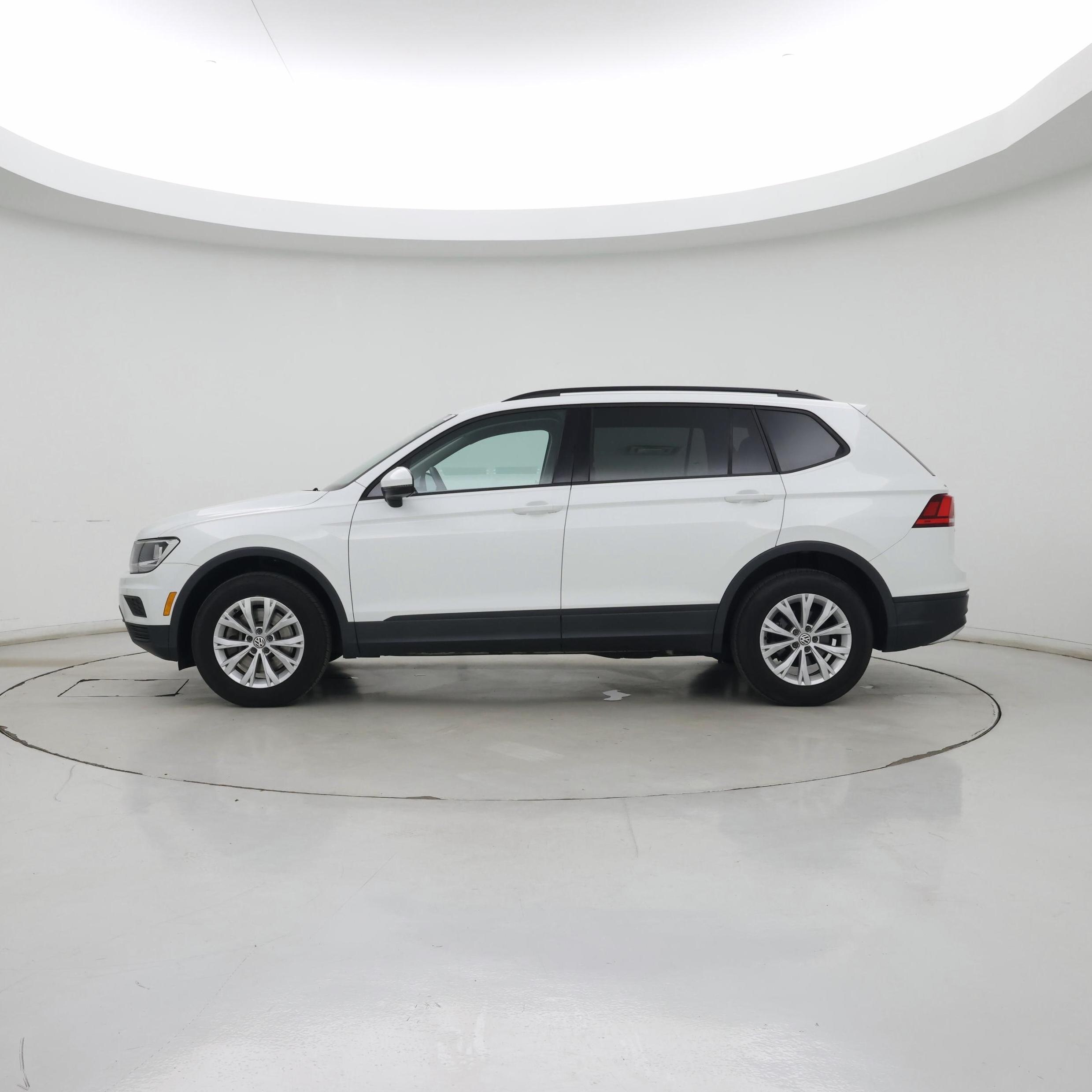 Thumbnail: 2020 Volkswagen Tiguan - 3