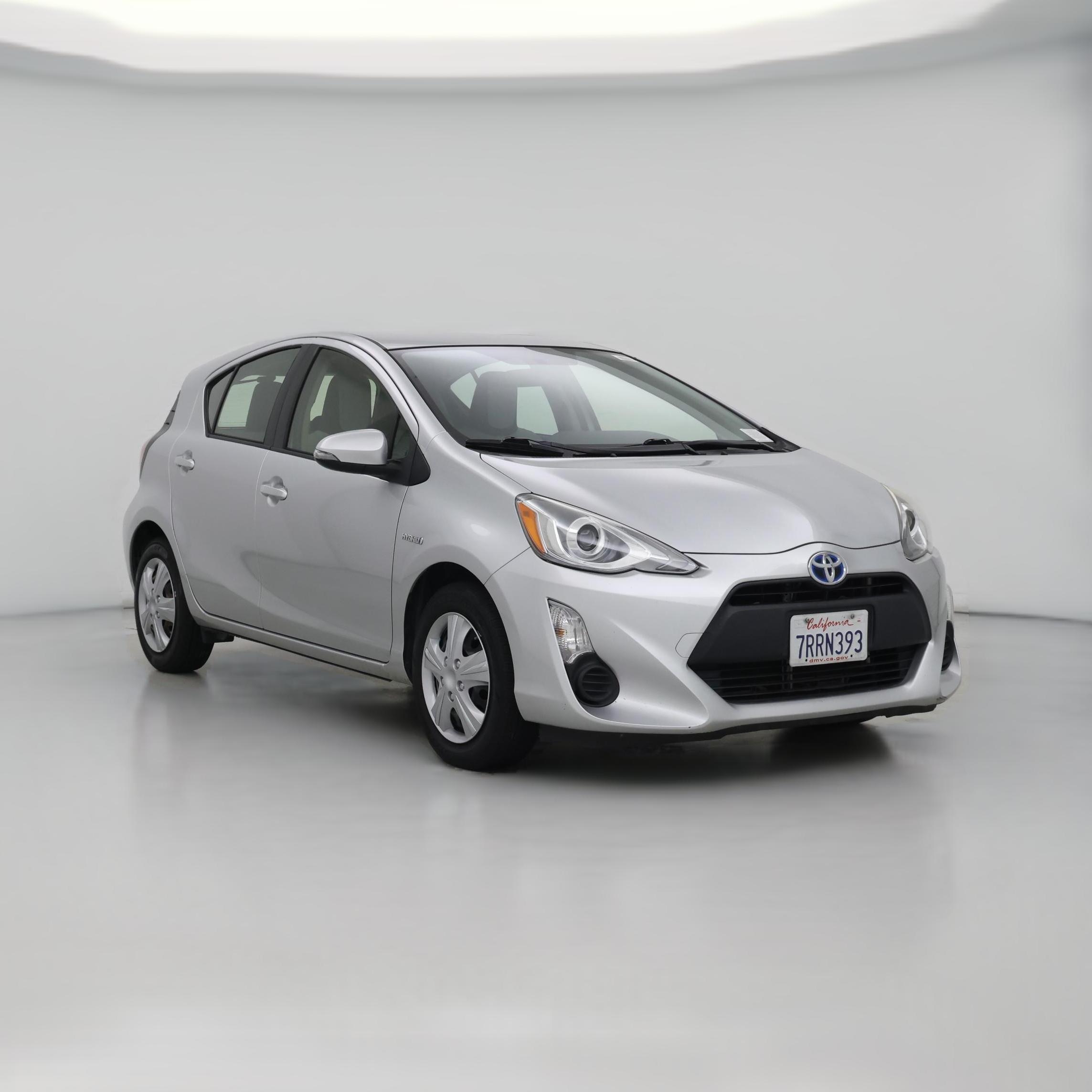 Thumbnail: 2015 Toyota Prius c - 1