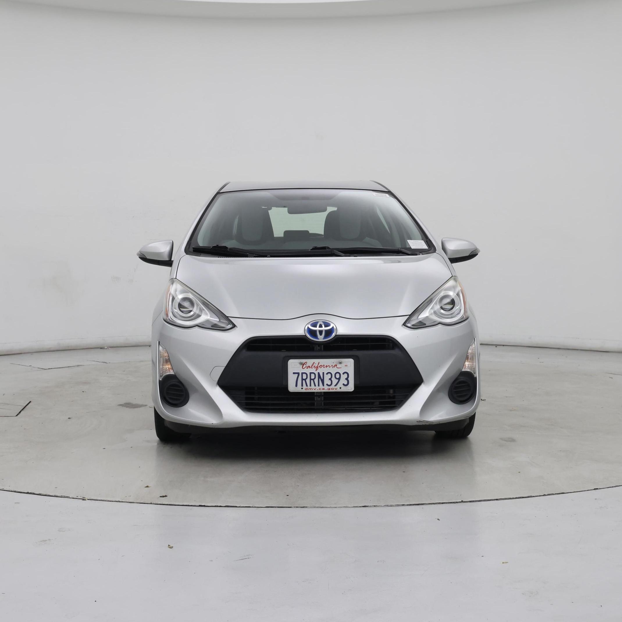 Thumbnail: 2015 Toyota Prius c - 5