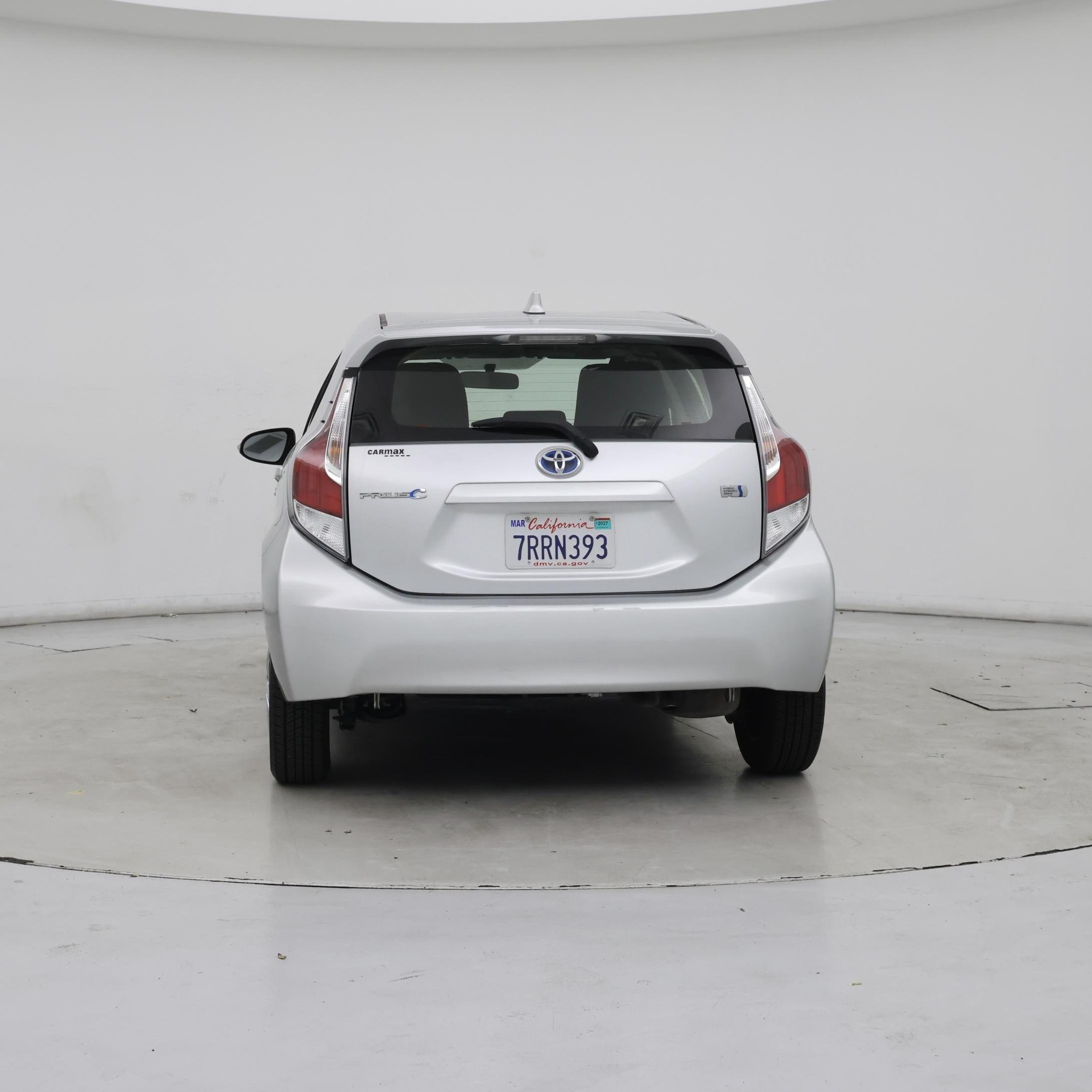 Thumbnail: 2015 Toyota Prius c - 6