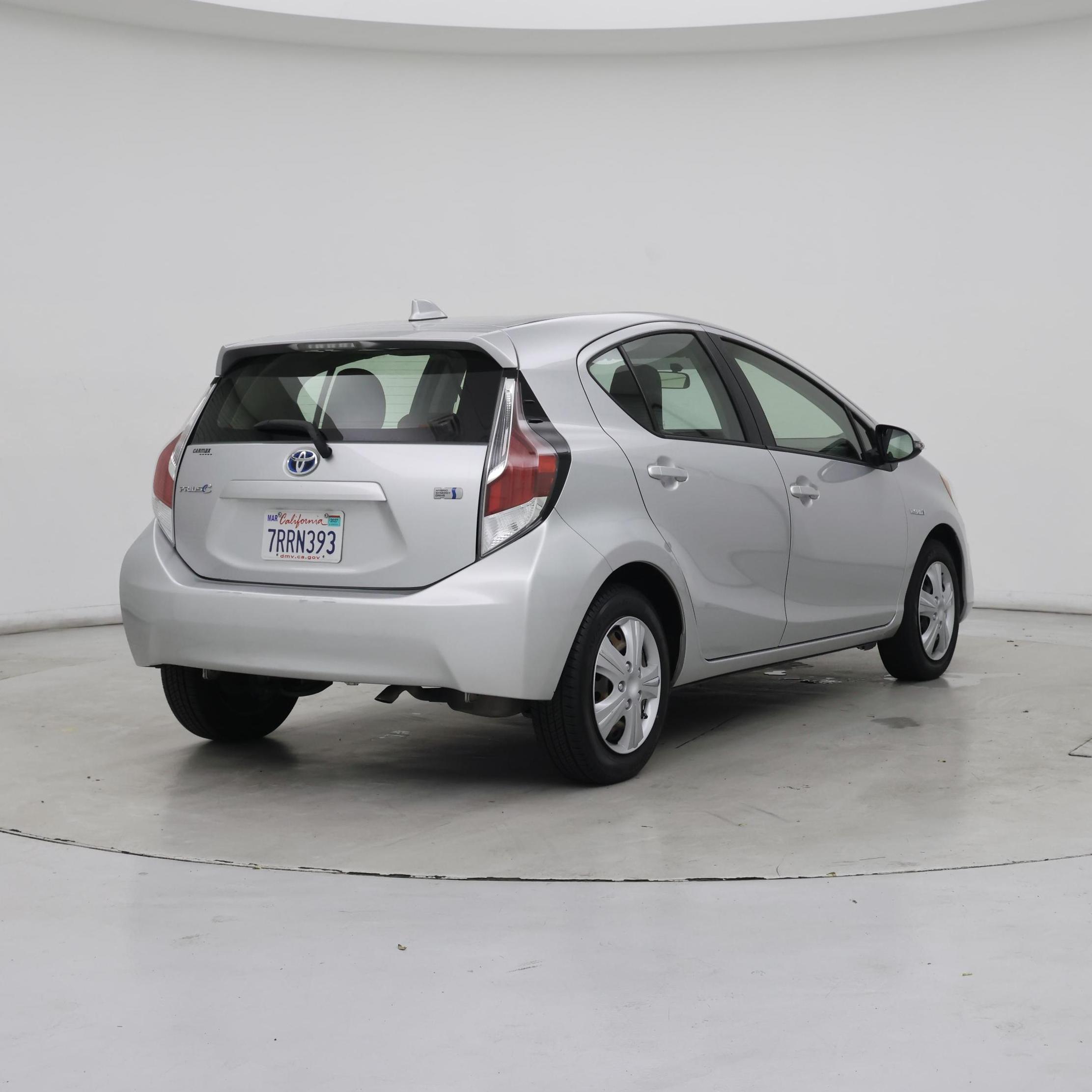 Thumbnail: 2015 Toyota Prius c - 8