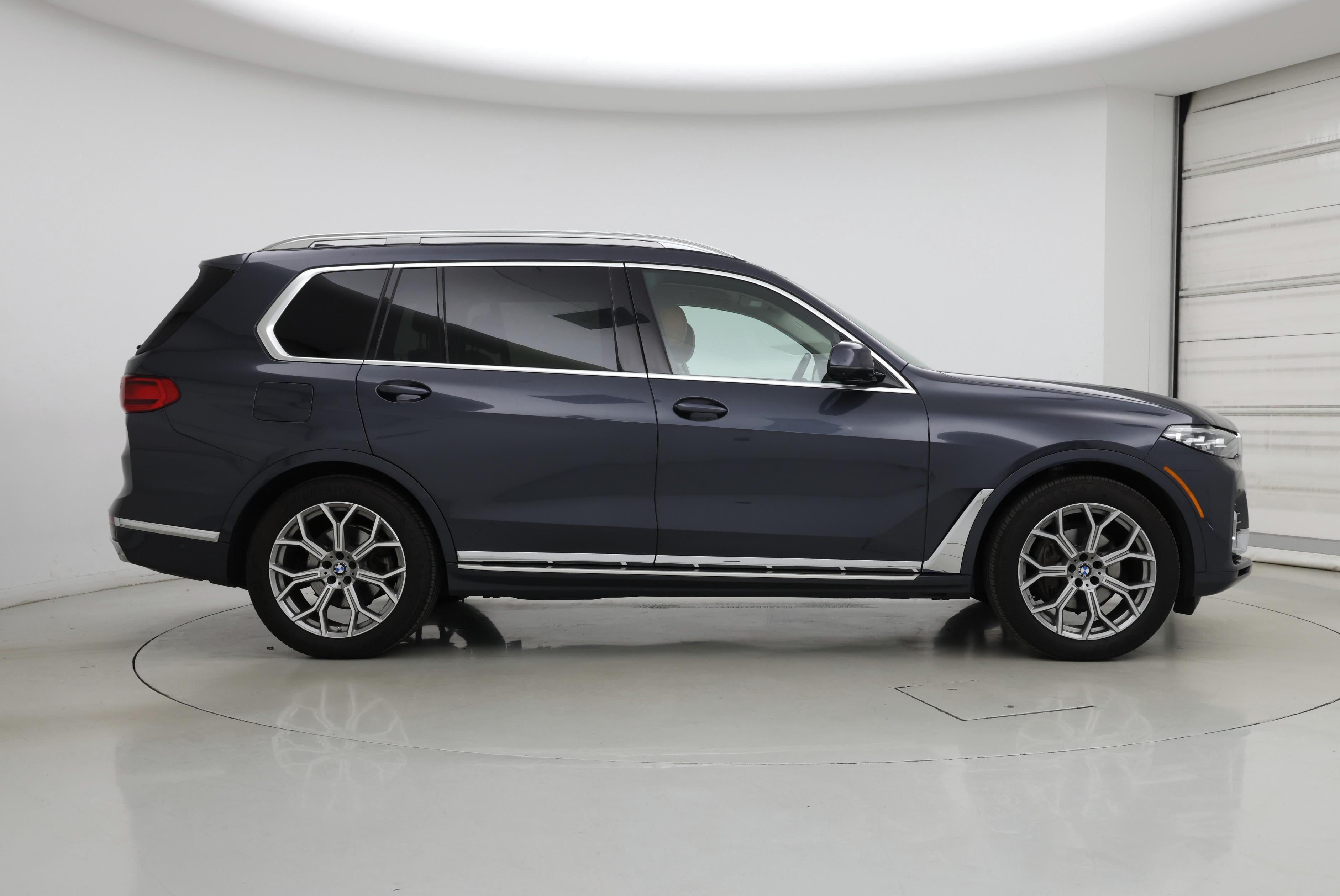 Thumbnail: 2021 BMW X7 - 7