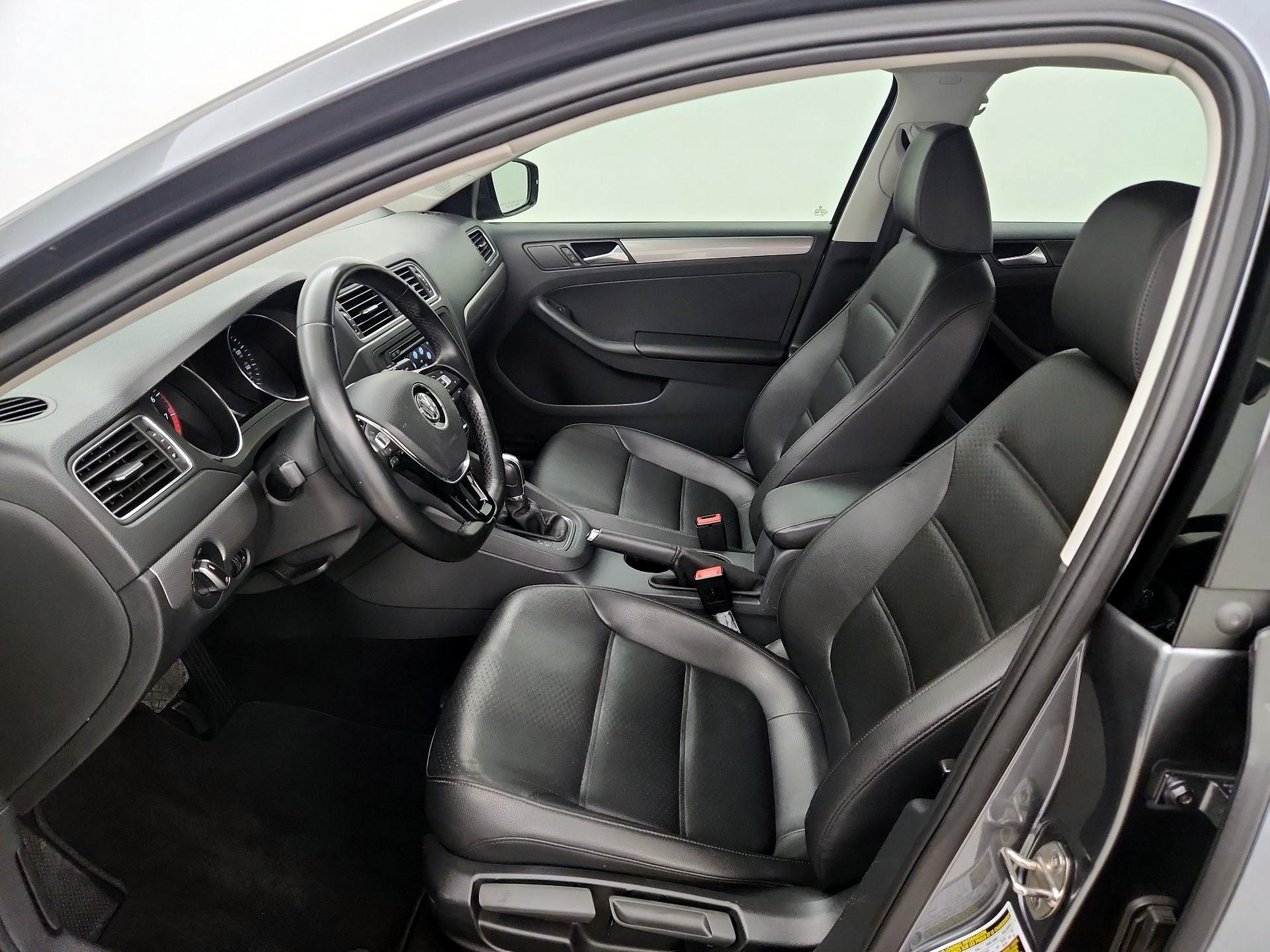 Thumbnail: 2015 Volkswagen Jetta - 11
