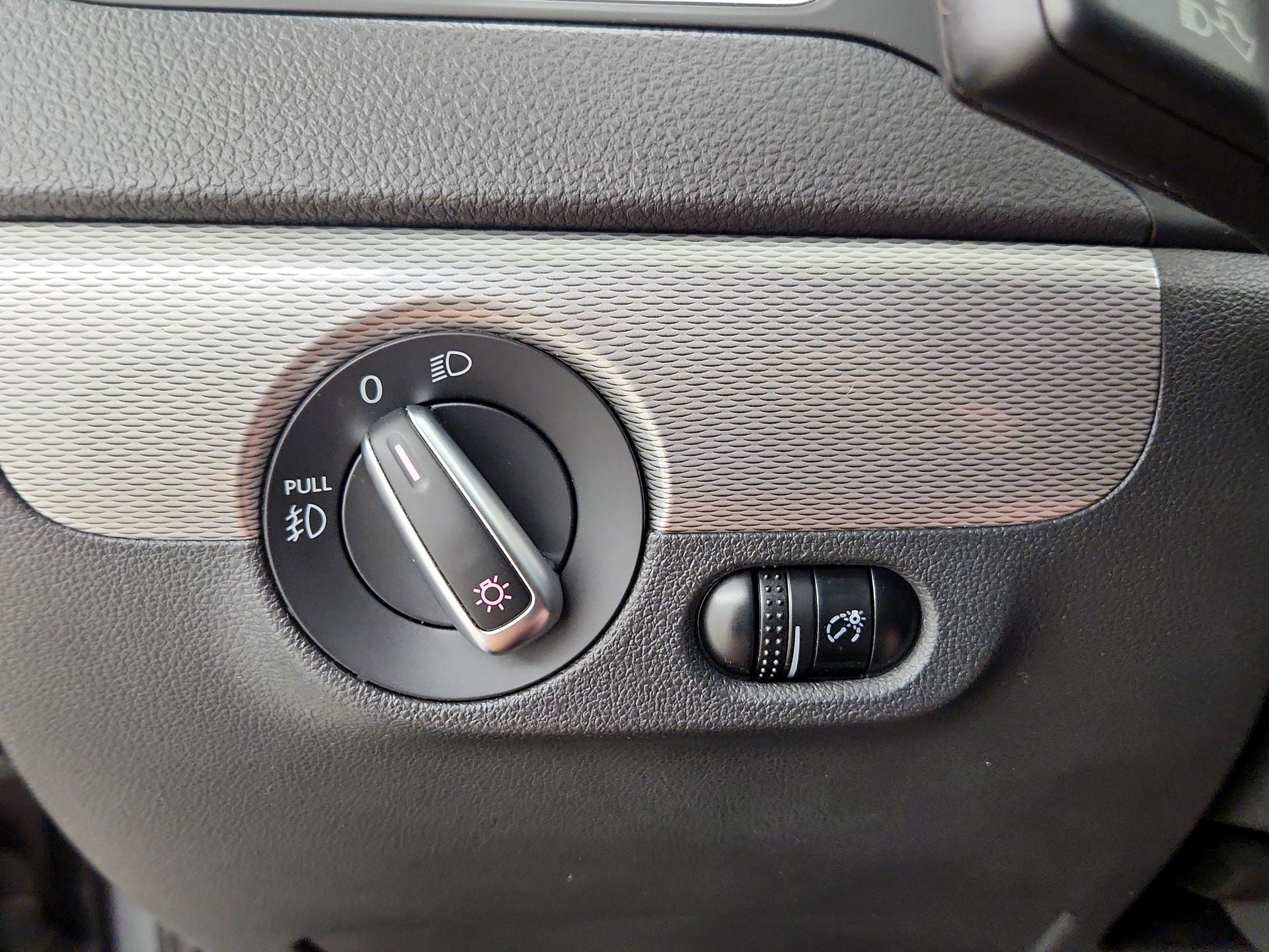 Thumbnail: 2015 Volkswagen Jetta - 13