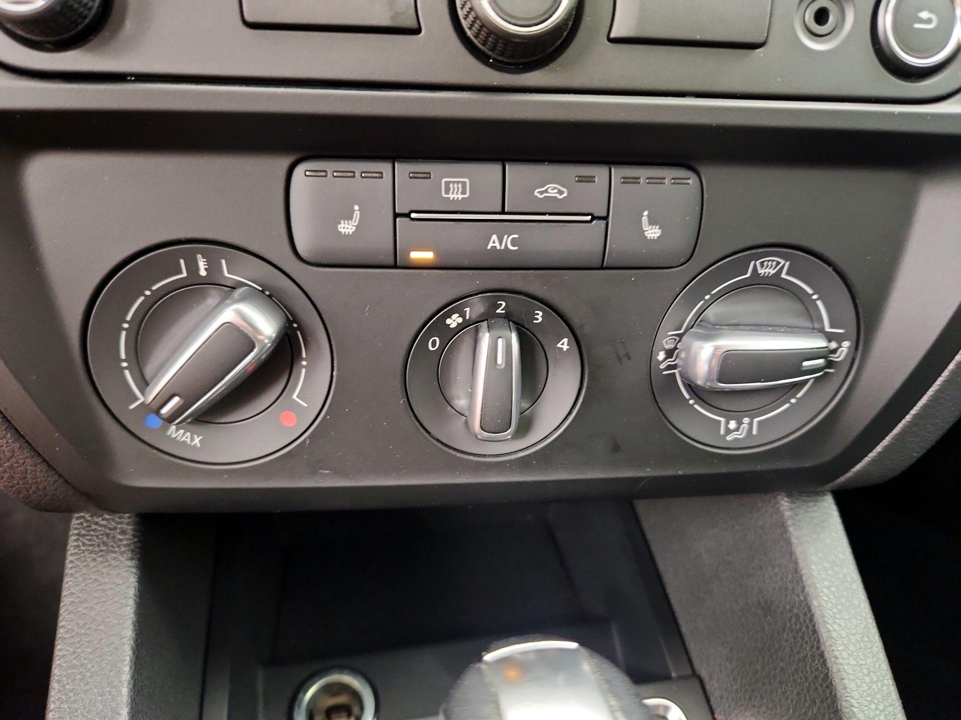 Thumbnail: 2015 Volkswagen Jetta - 17