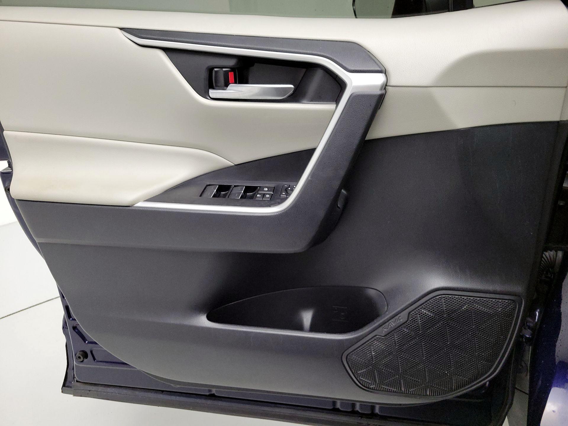 Thumbnail: 2023 Toyota RAV4 - 12