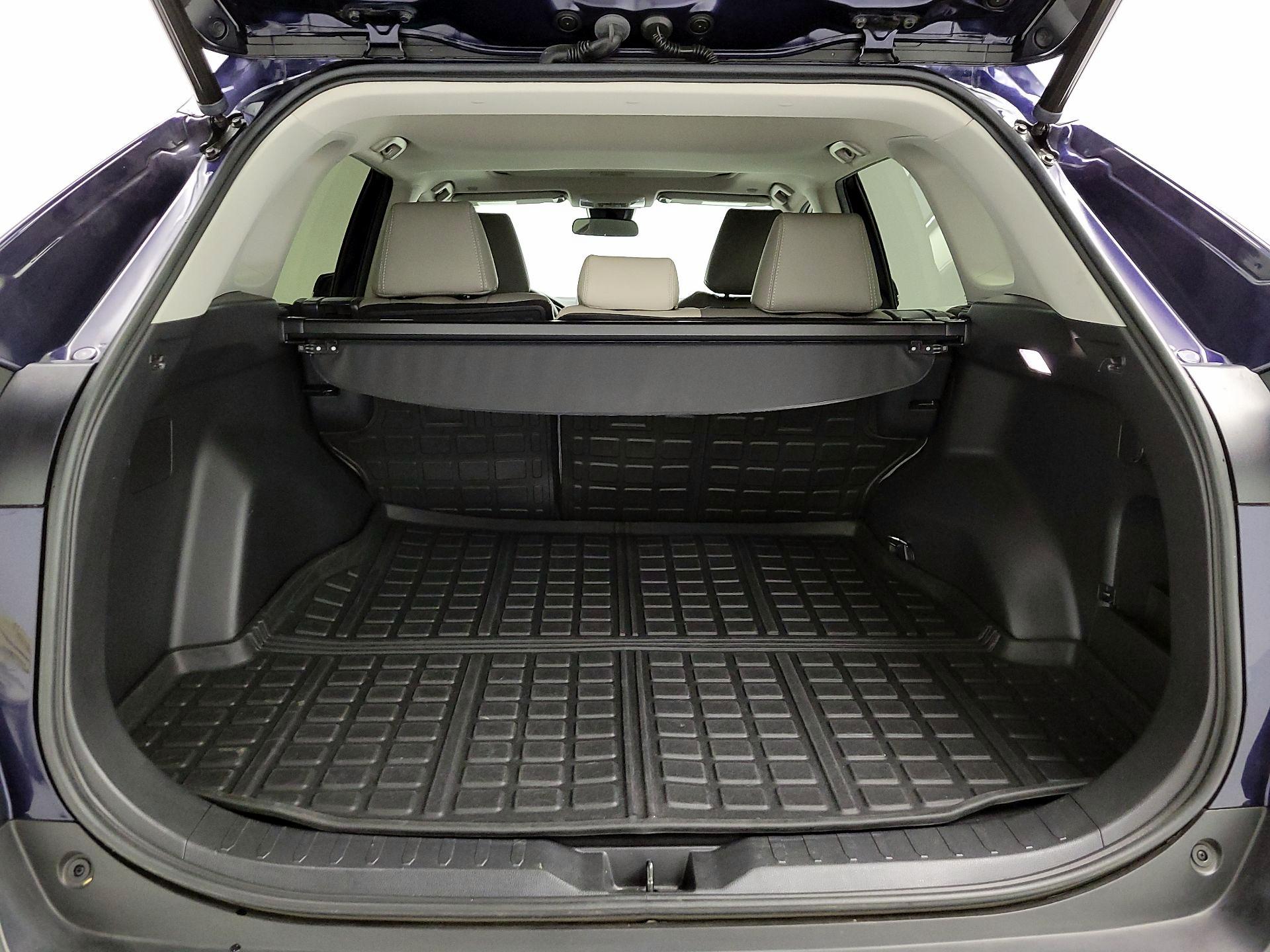 Thumbnail: 2023 Toyota RAV4 - 18