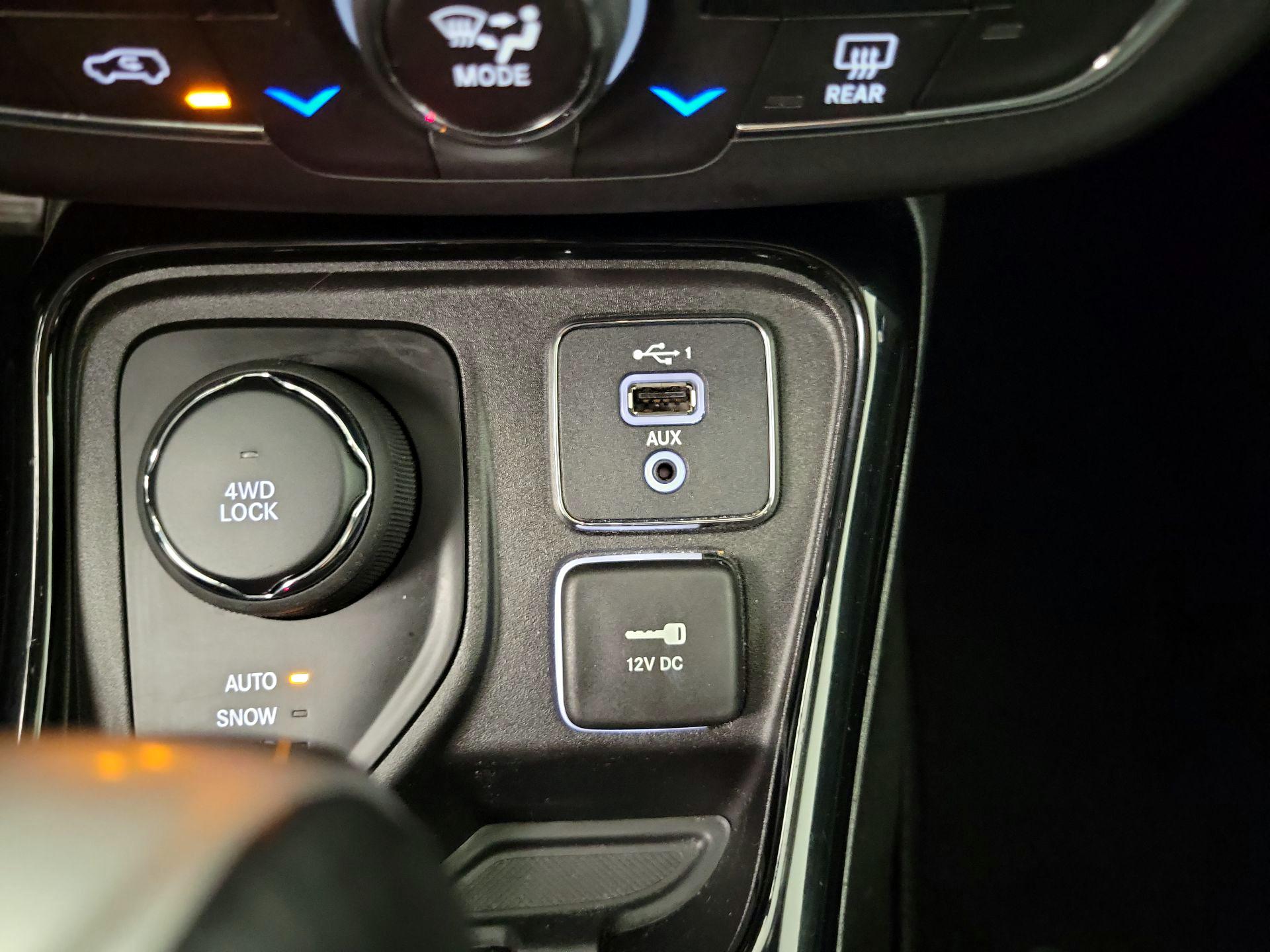 Thumbnail: 2019 Jeep Compass - 16