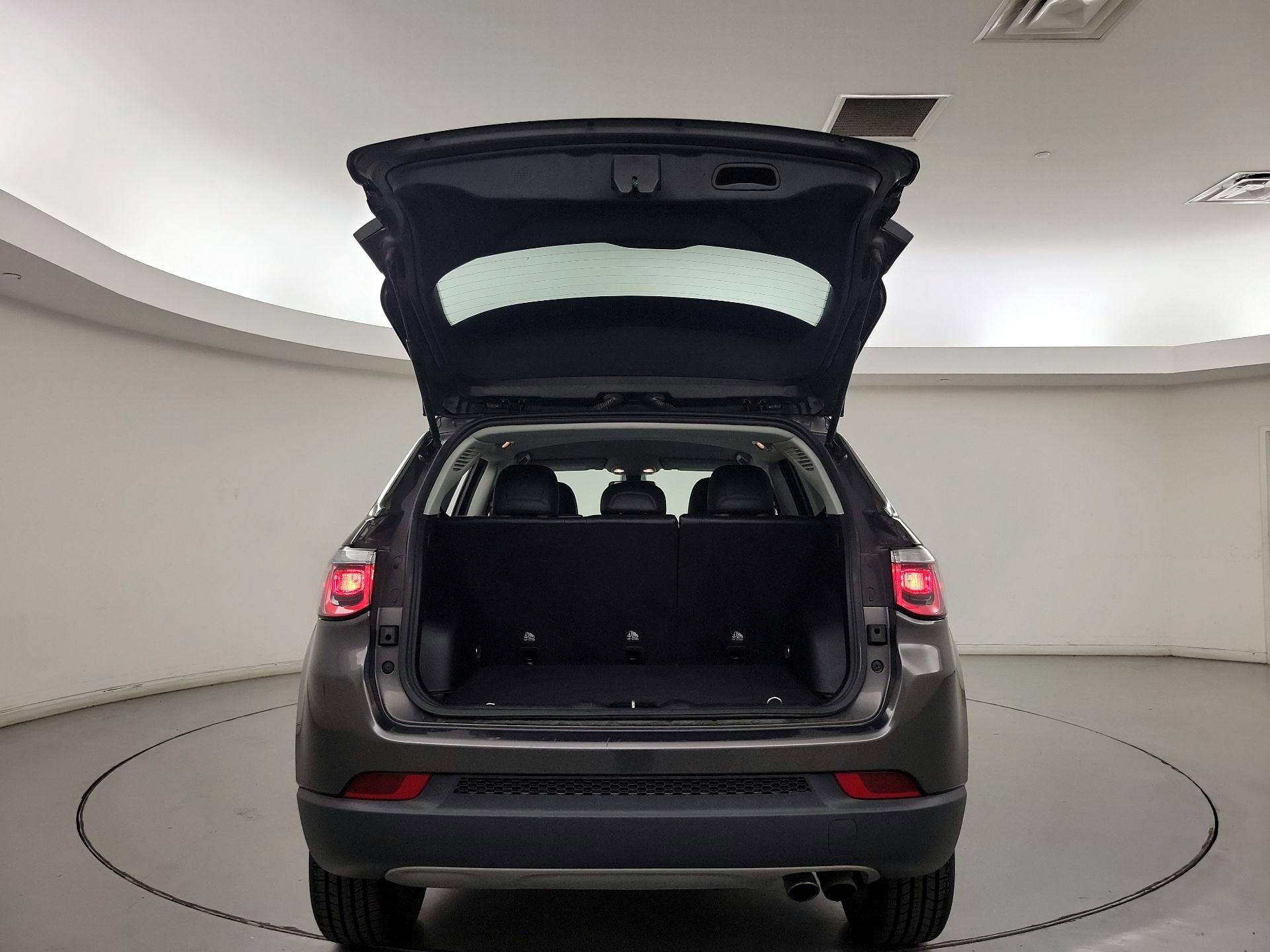 Thumbnail: 2019 Jeep Compass - 18
