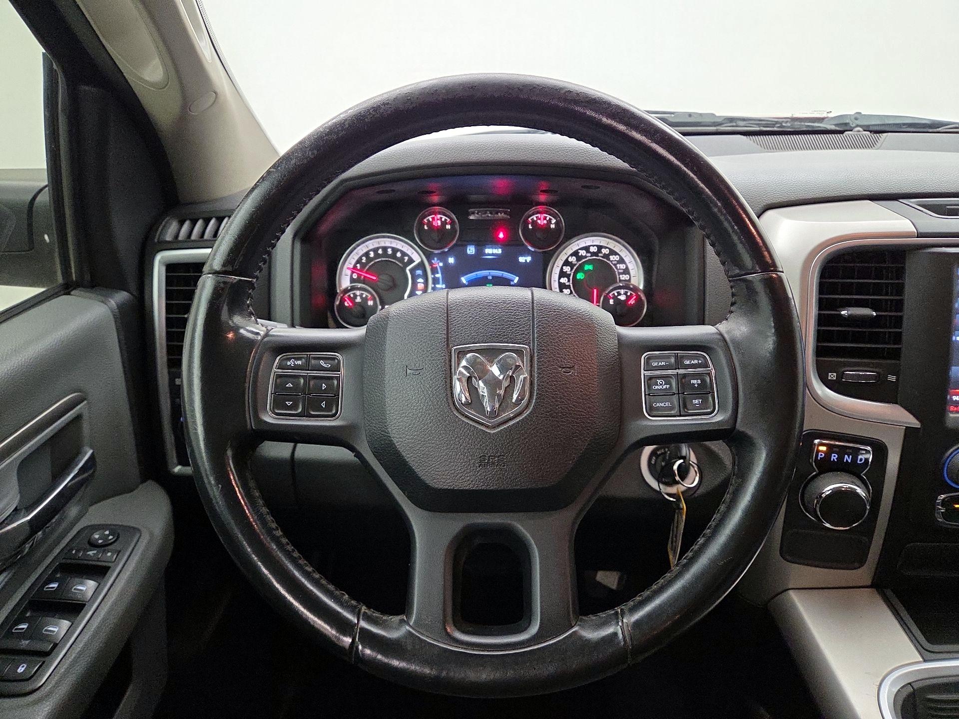 Thumbnail: 2019 RAM 1500 Classic - 10