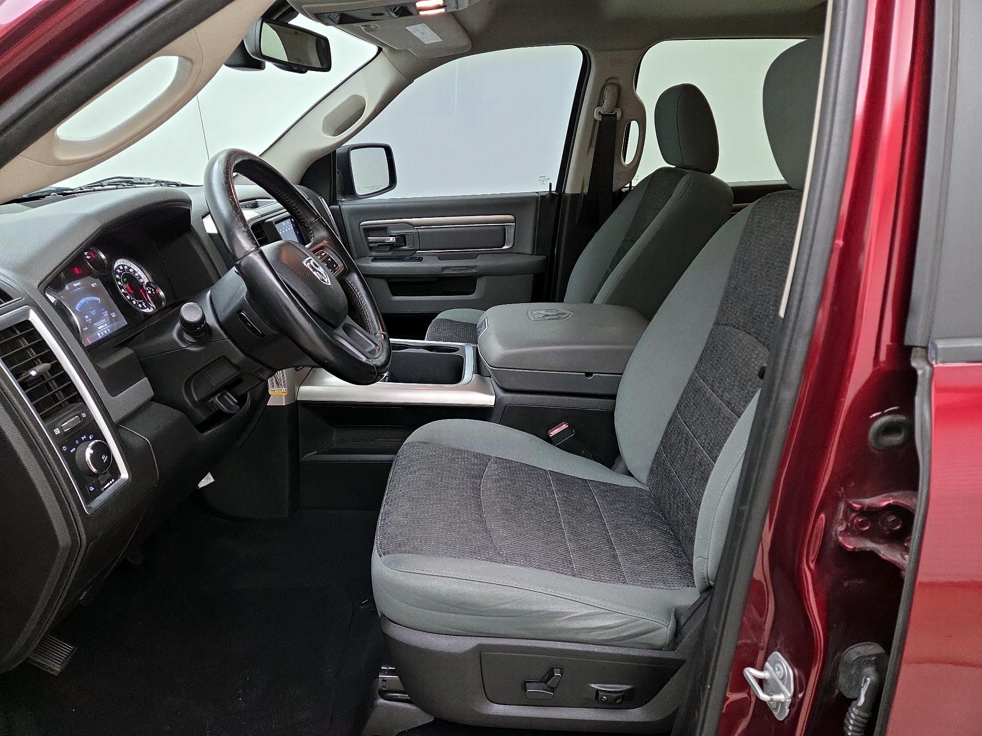 Thumbnail: 2019 RAM 1500 Classic - 11