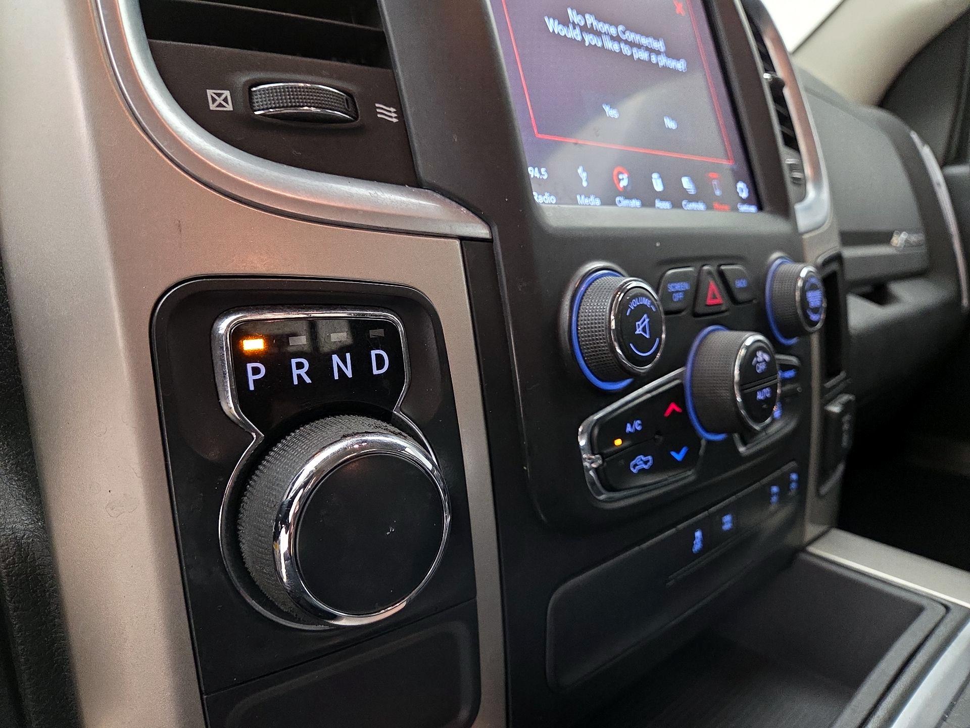 Thumbnail: 2019 RAM 1500 Classic - 17