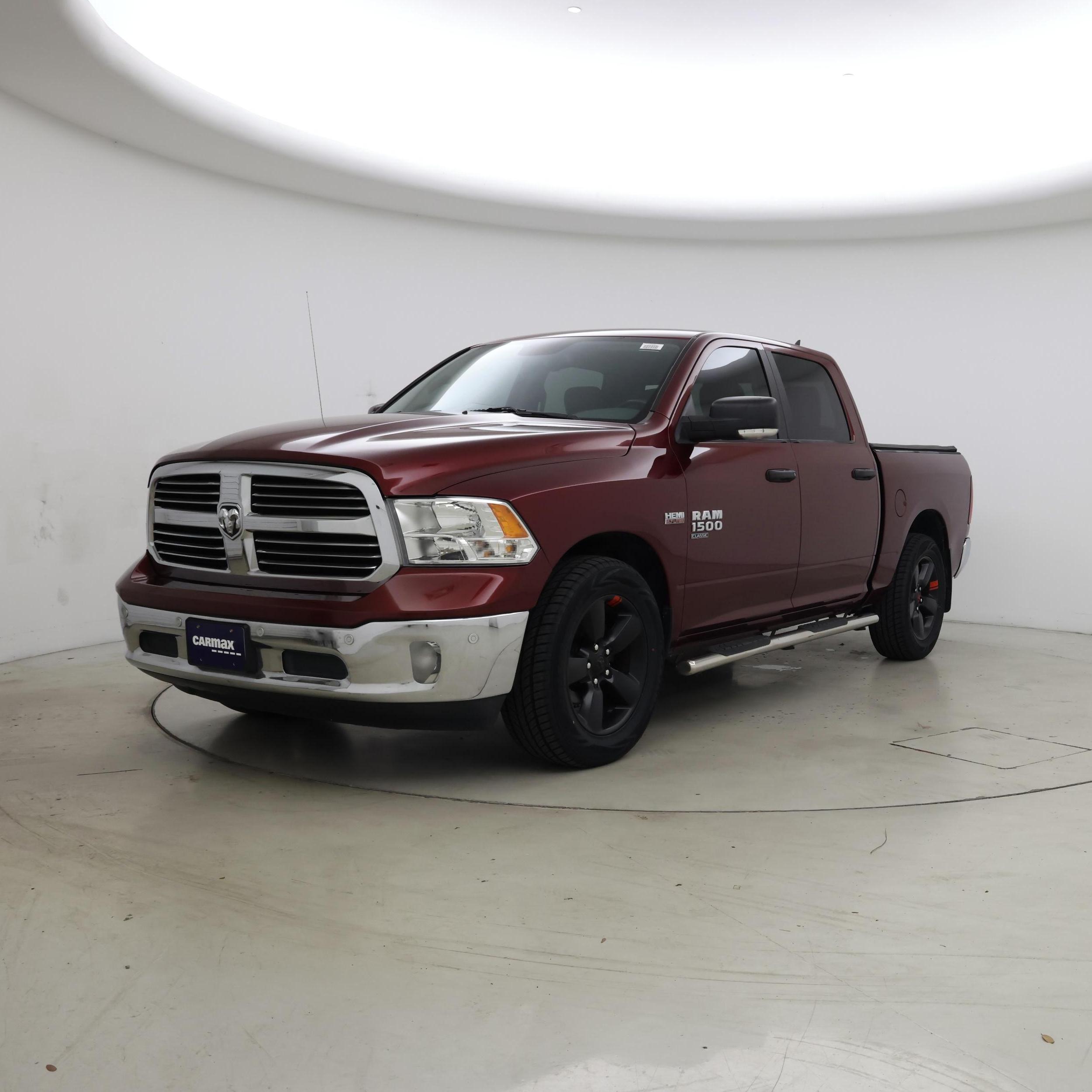 Thumbnail: 2019 RAM 1500 Classic - 4