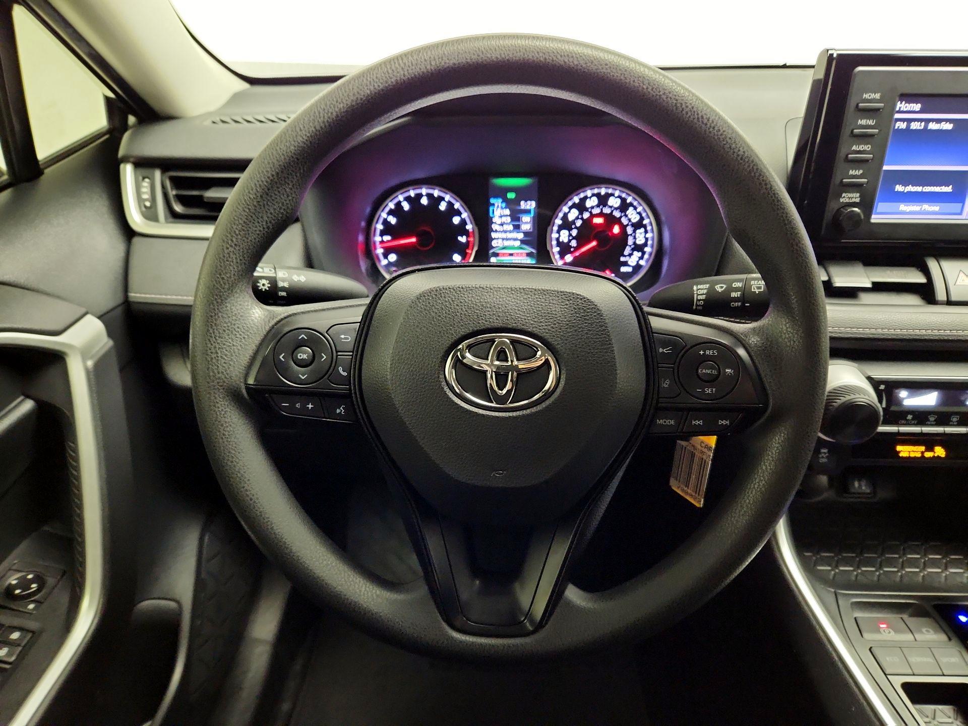 Thumbnail: 2019 Toyota RAV4 - 10