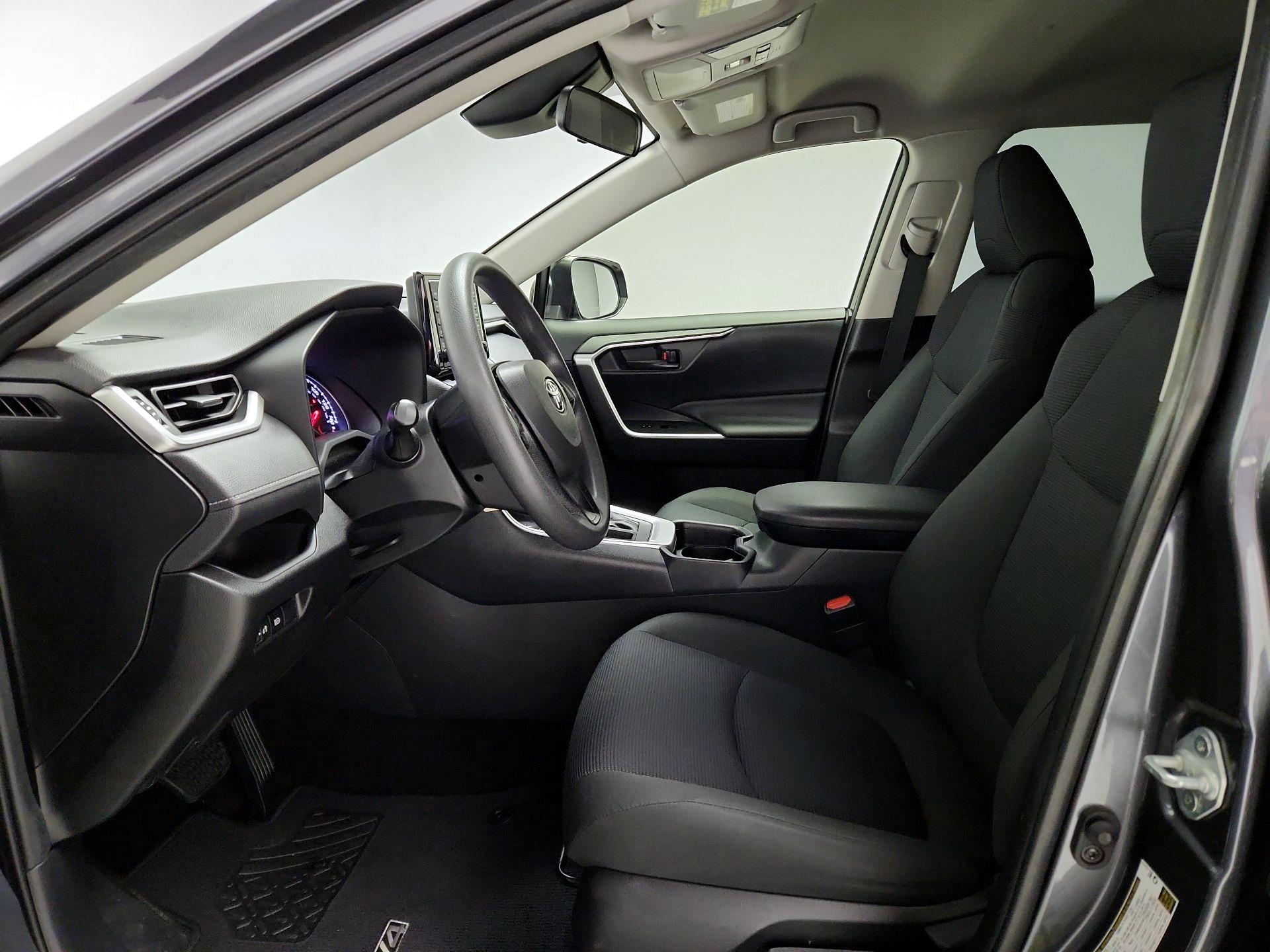 Thumbnail: 2019 Toyota RAV4 - 11
