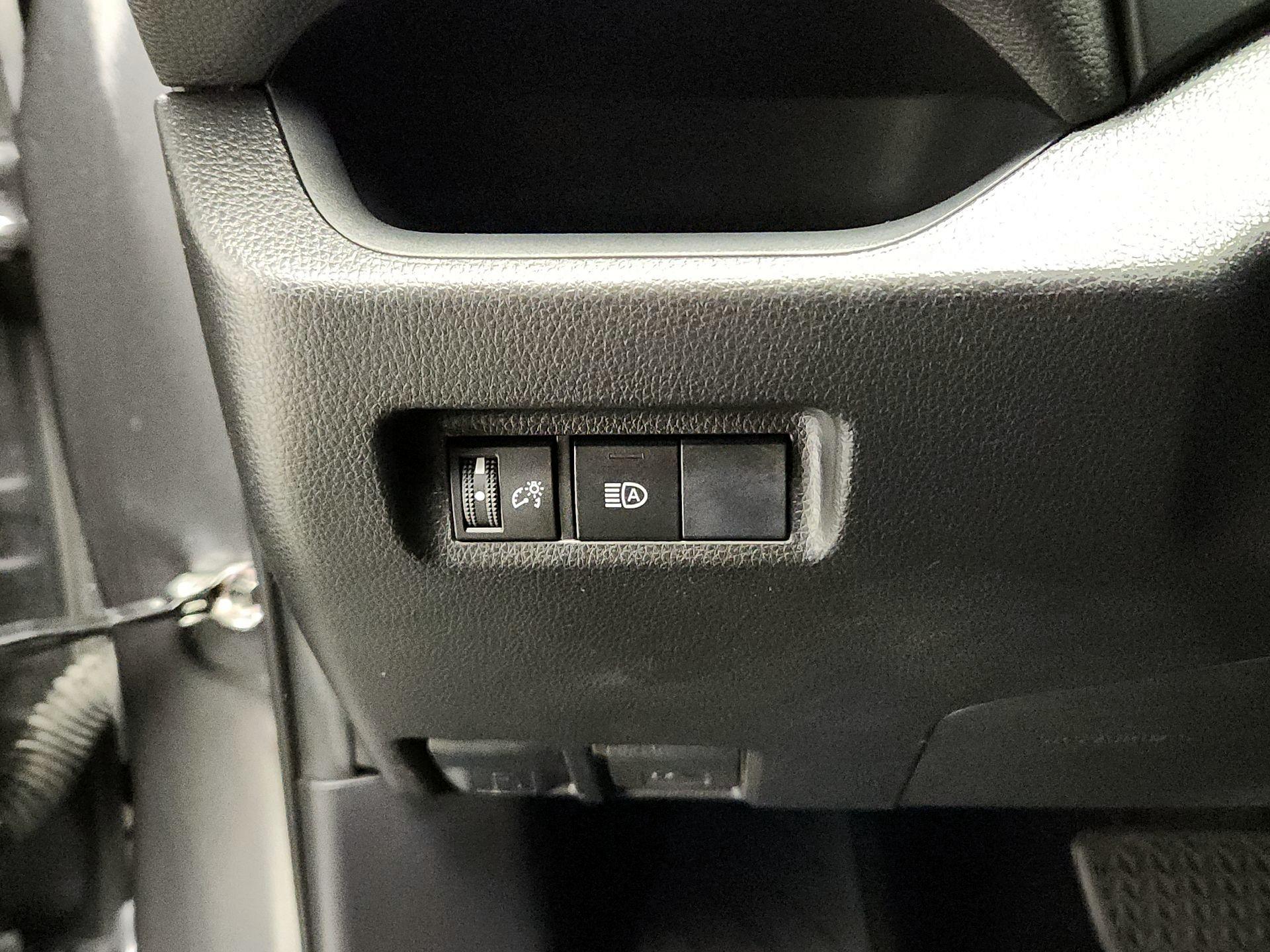 Thumbnail: 2019 Toyota RAV4 - 13