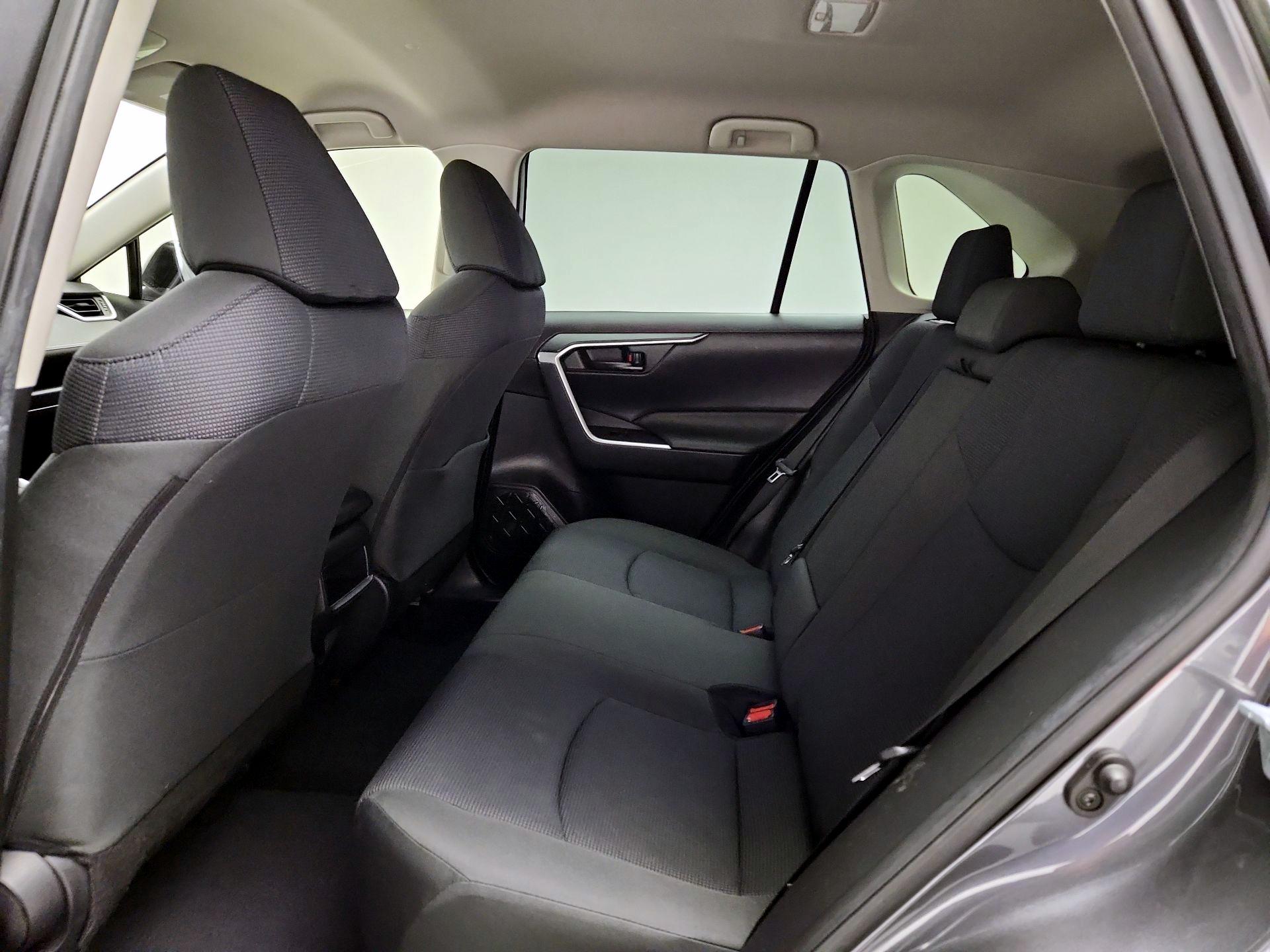 Thumbnail: 2019 Toyota RAV4 - 19