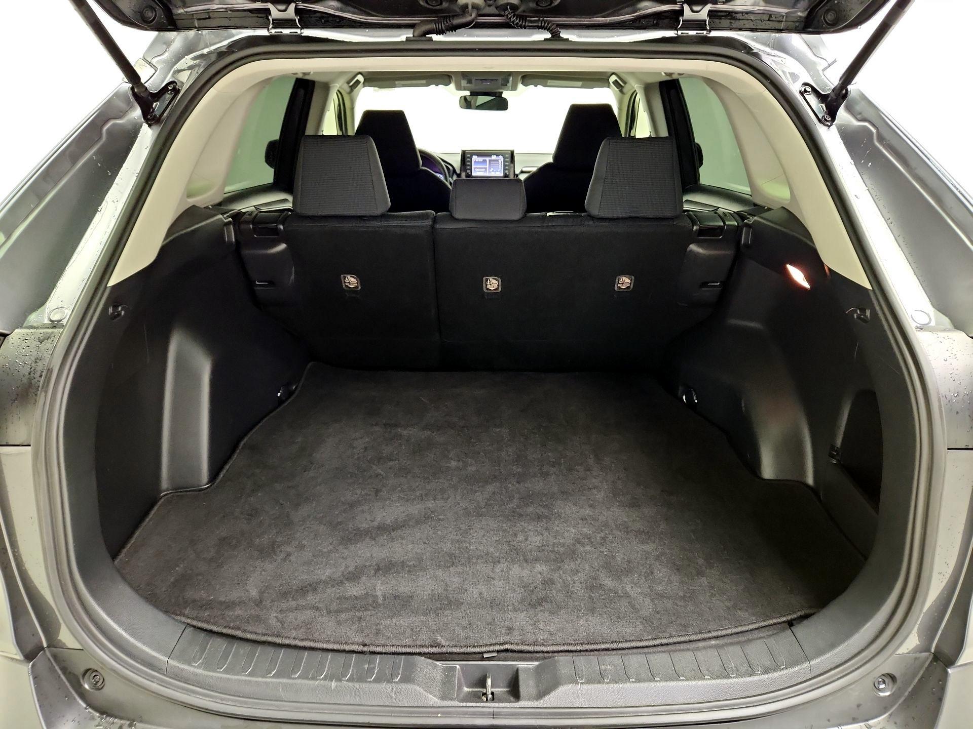 Thumbnail: 2019 Toyota RAV4 - 20