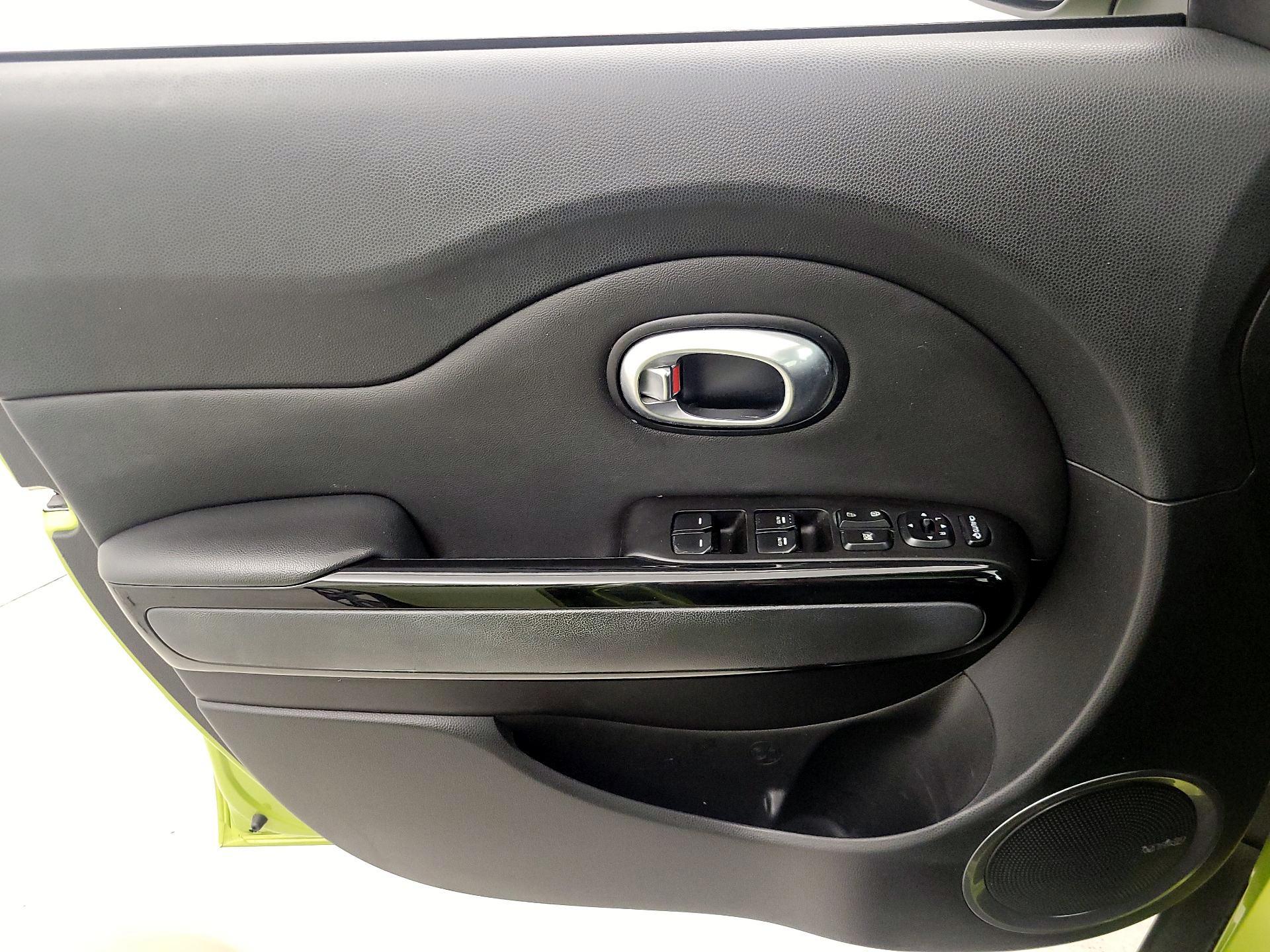 Thumbnail: 2014 Kia Soul - 12