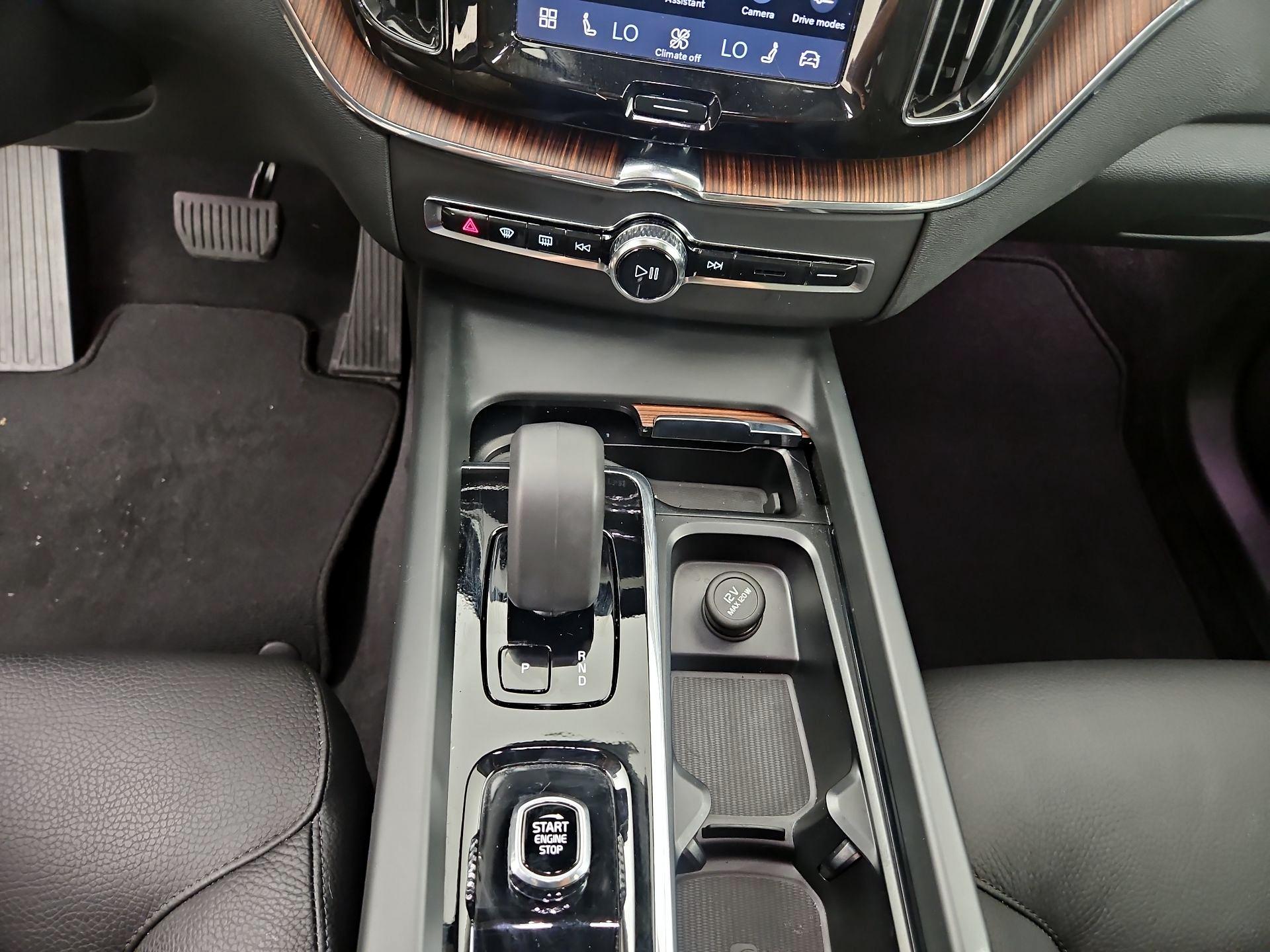 Thumbnail: 2024 Volvo XC60 - 16