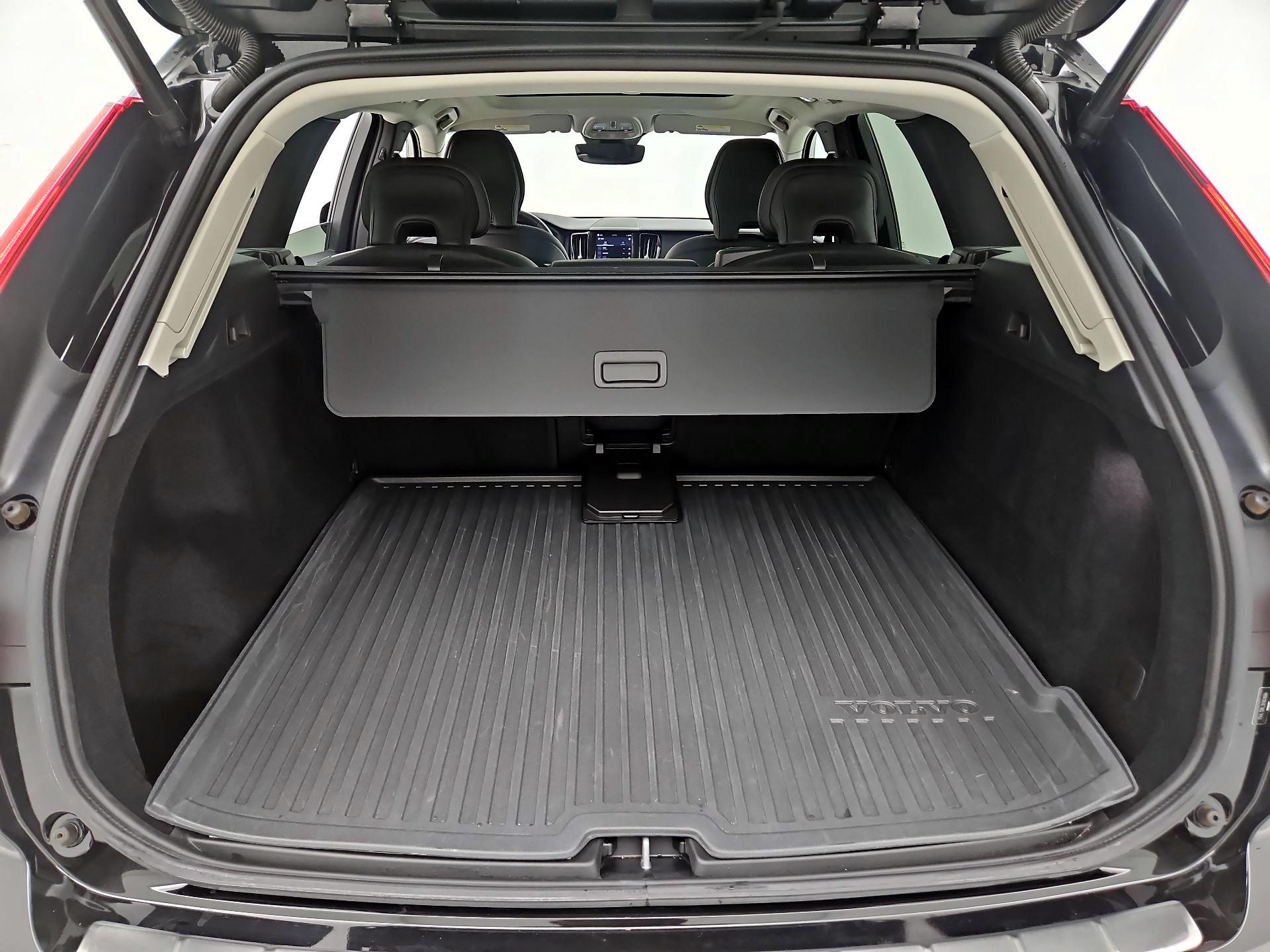 Thumbnail: 2024 Volvo XC60 - 20