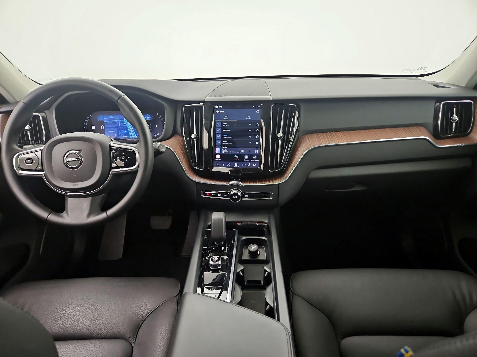 Thumbnail: 2024 Volvo XC60 - 8
