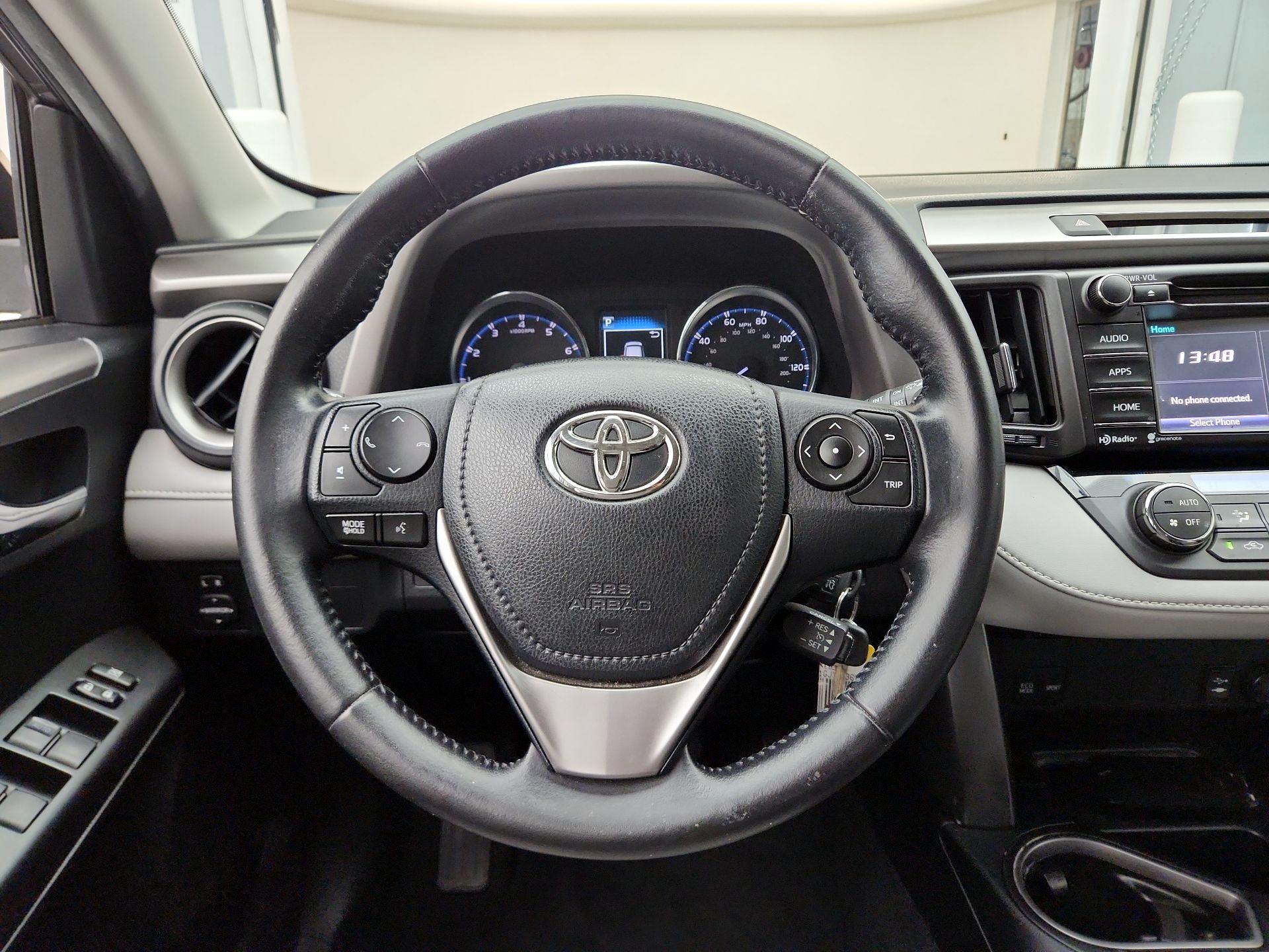 Thumbnail: 2016 Toyota RAV4 - 10