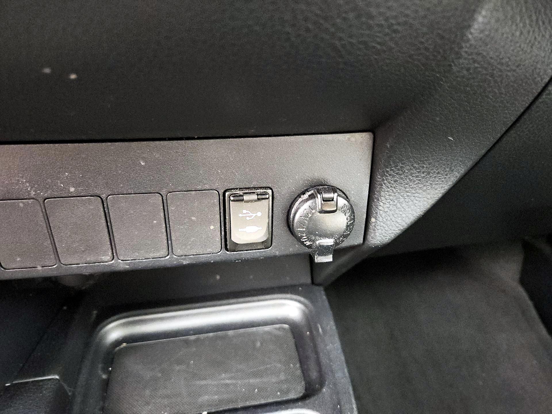 Thumbnail: 2016 Toyota RAV4 - 18