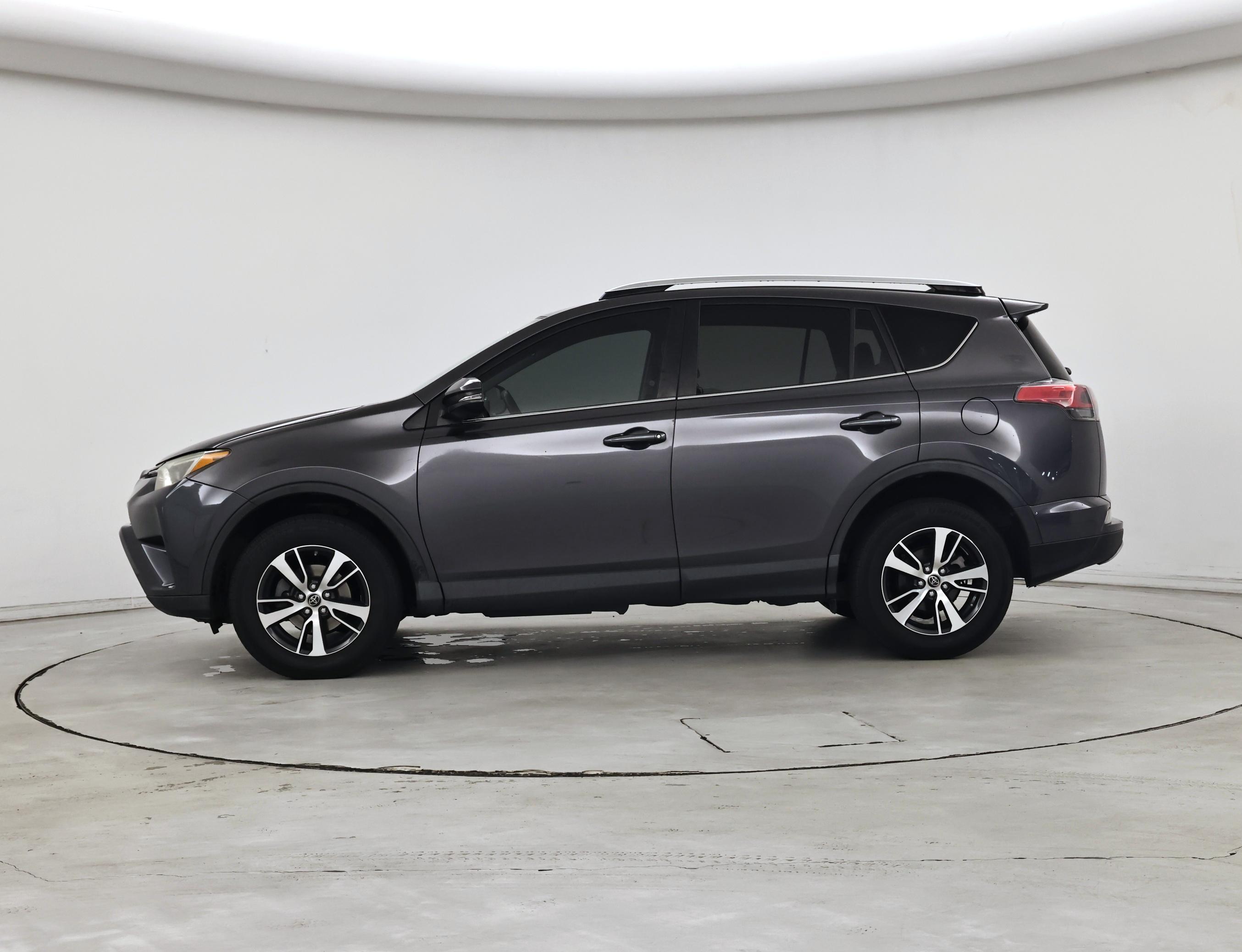 Thumbnail: 2016 Toyota RAV4 - 3