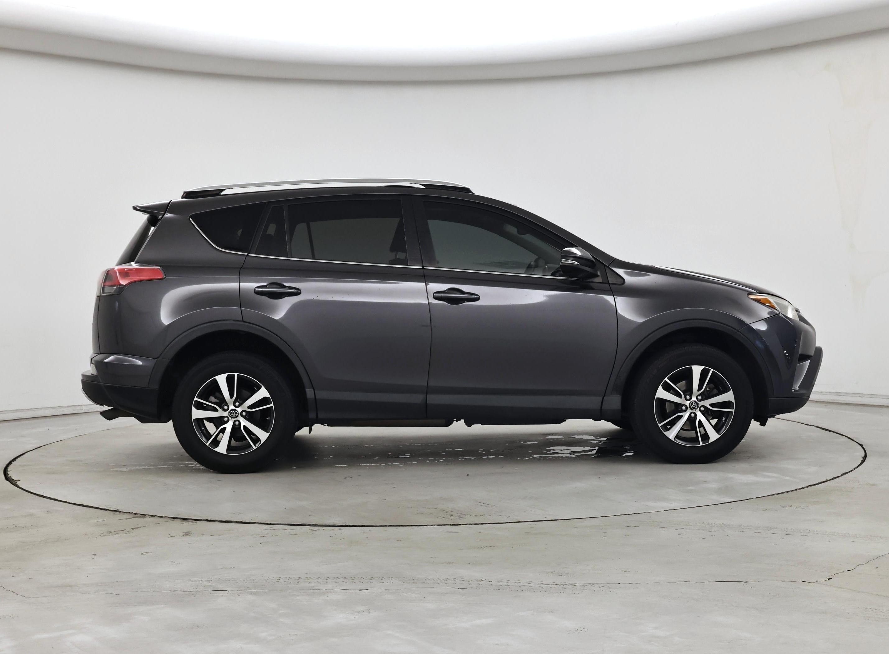 Thumbnail: 2016 Toyota RAV4 - 7
