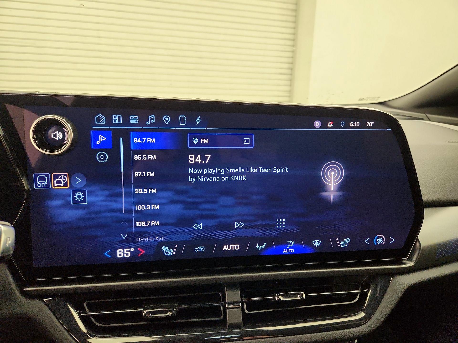 Thumbnail: 2025 Chevrolet Equinox - 16