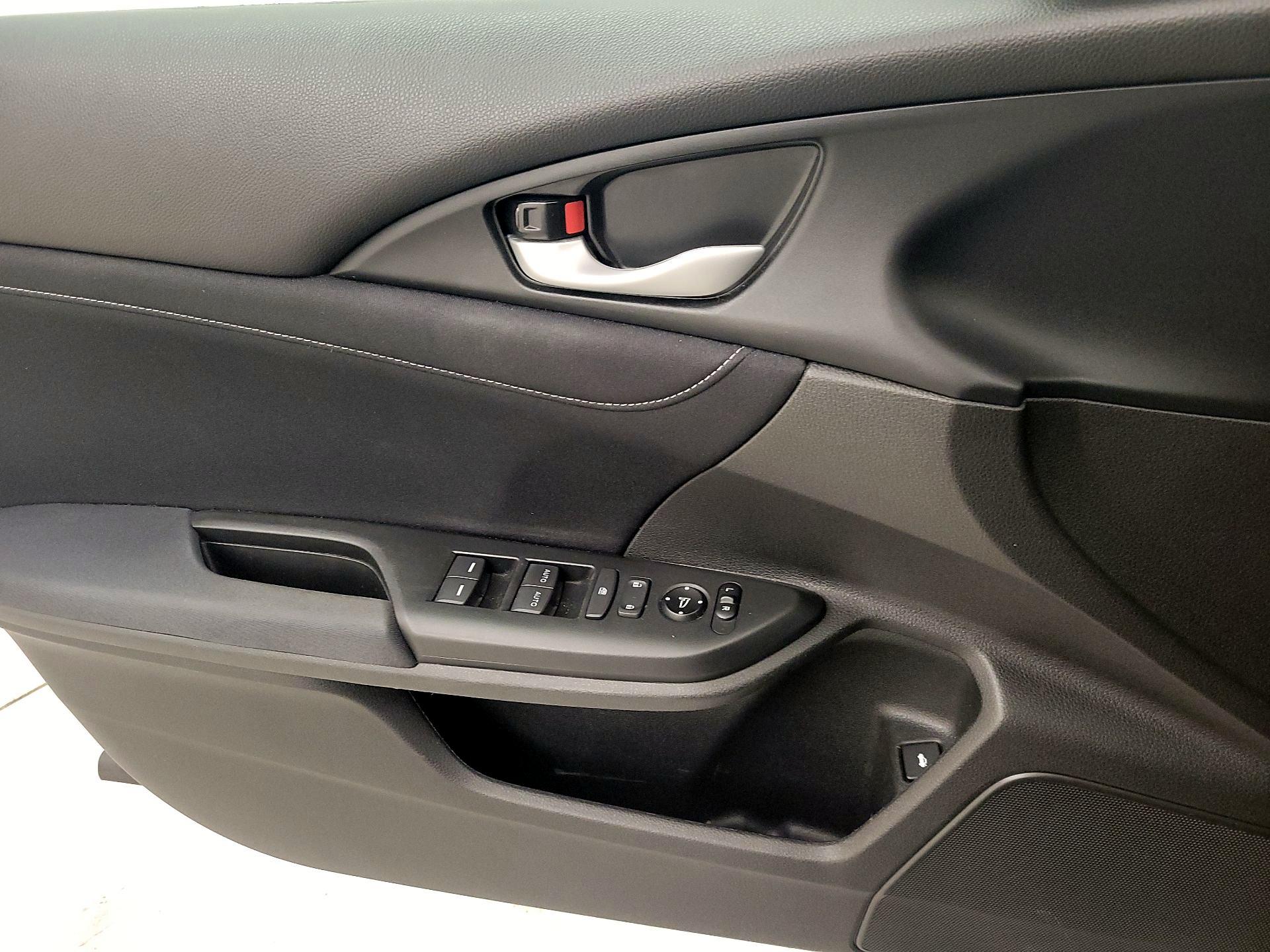 Thumbnail: 2020 Honda Insight - 12
