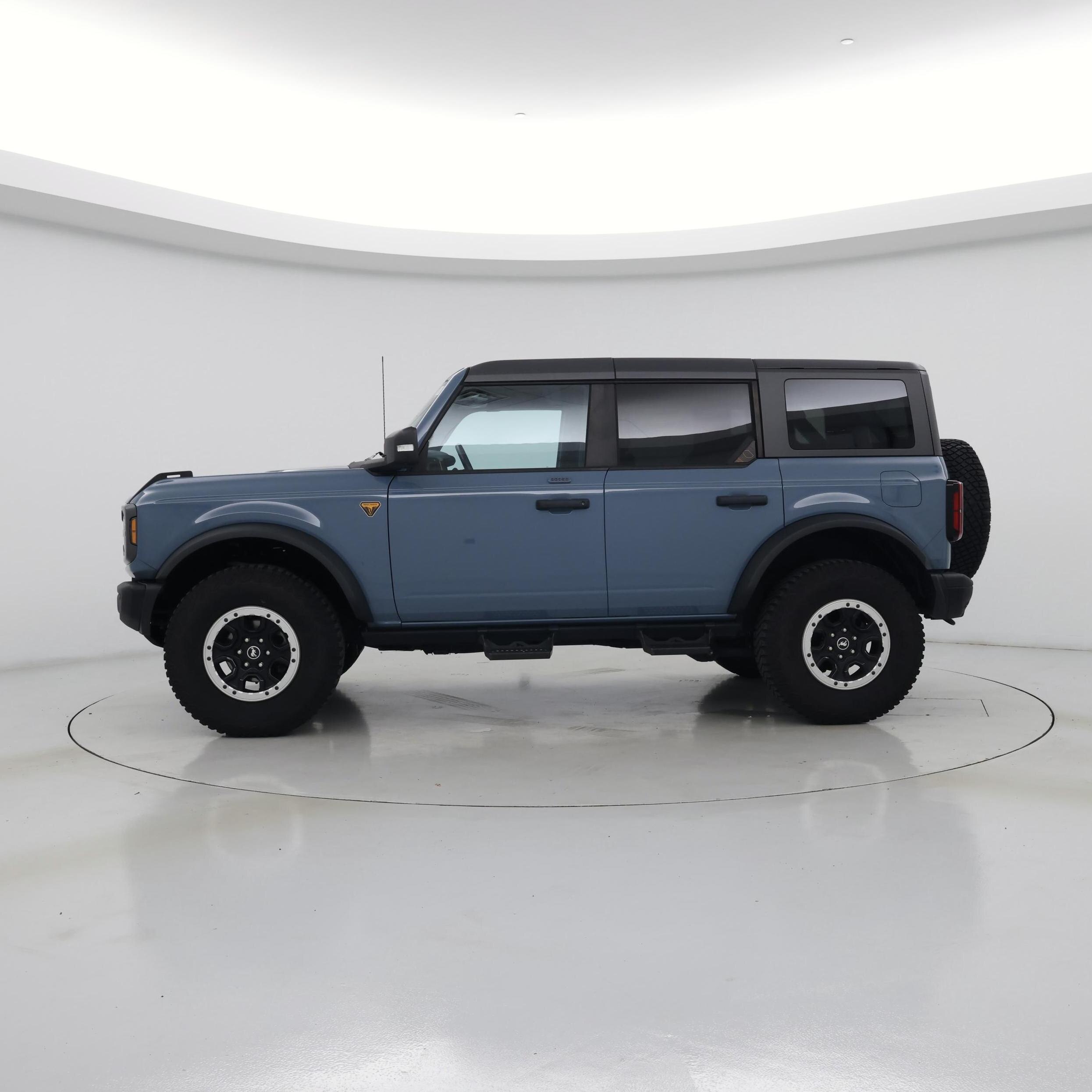 Thumbnail: 2023 Ford Bronco - 3