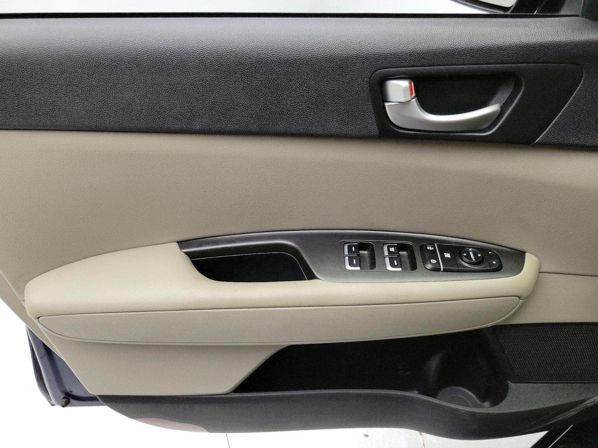 Thumbnail: 2016 Kia Optima - 12