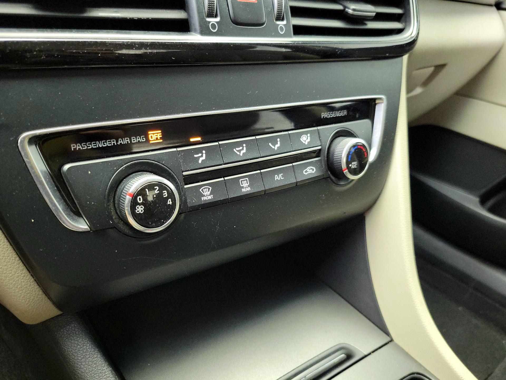 Thumbnail: 2016 Kia Optima - 16