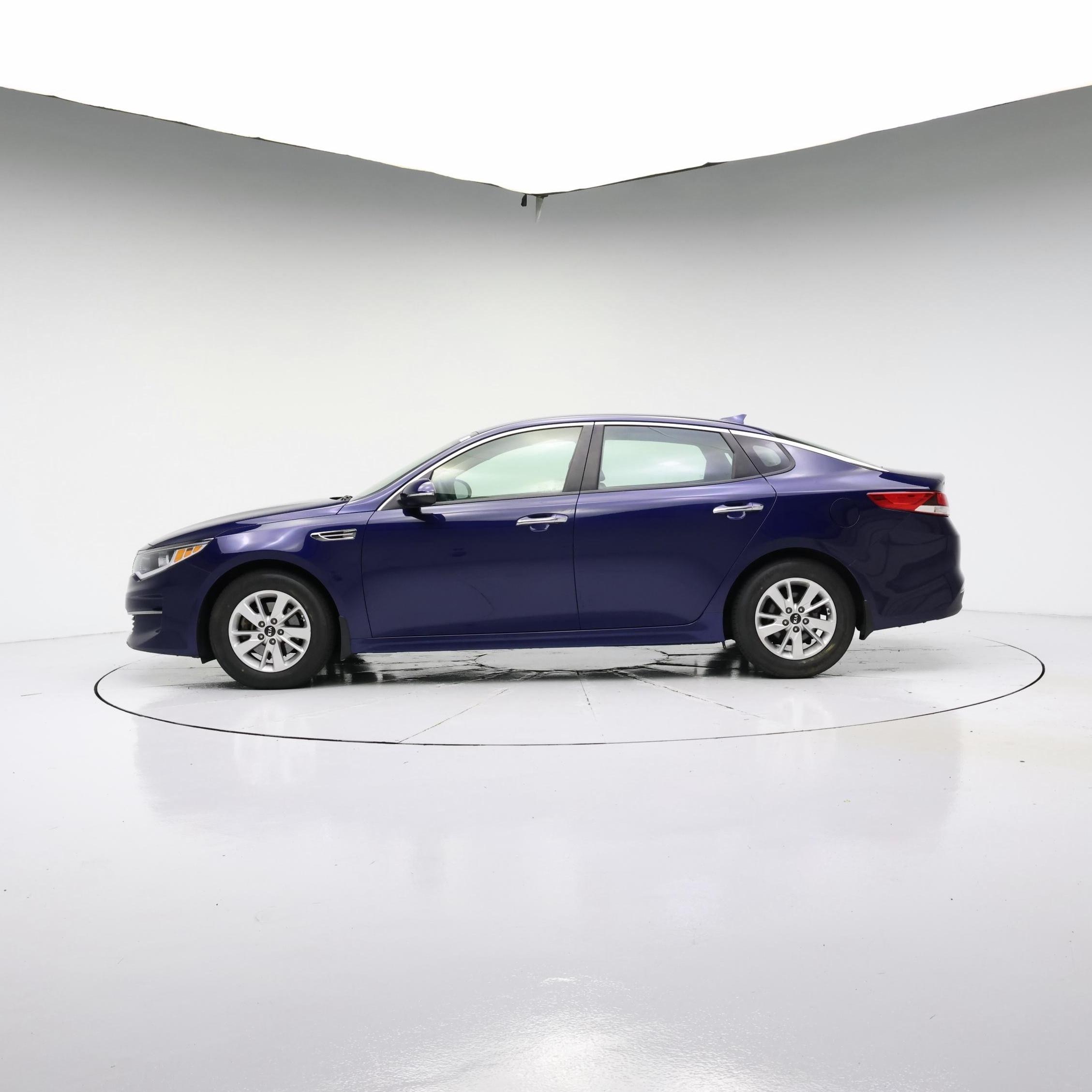 Thumbnail: 2016 Kia Optima - 3