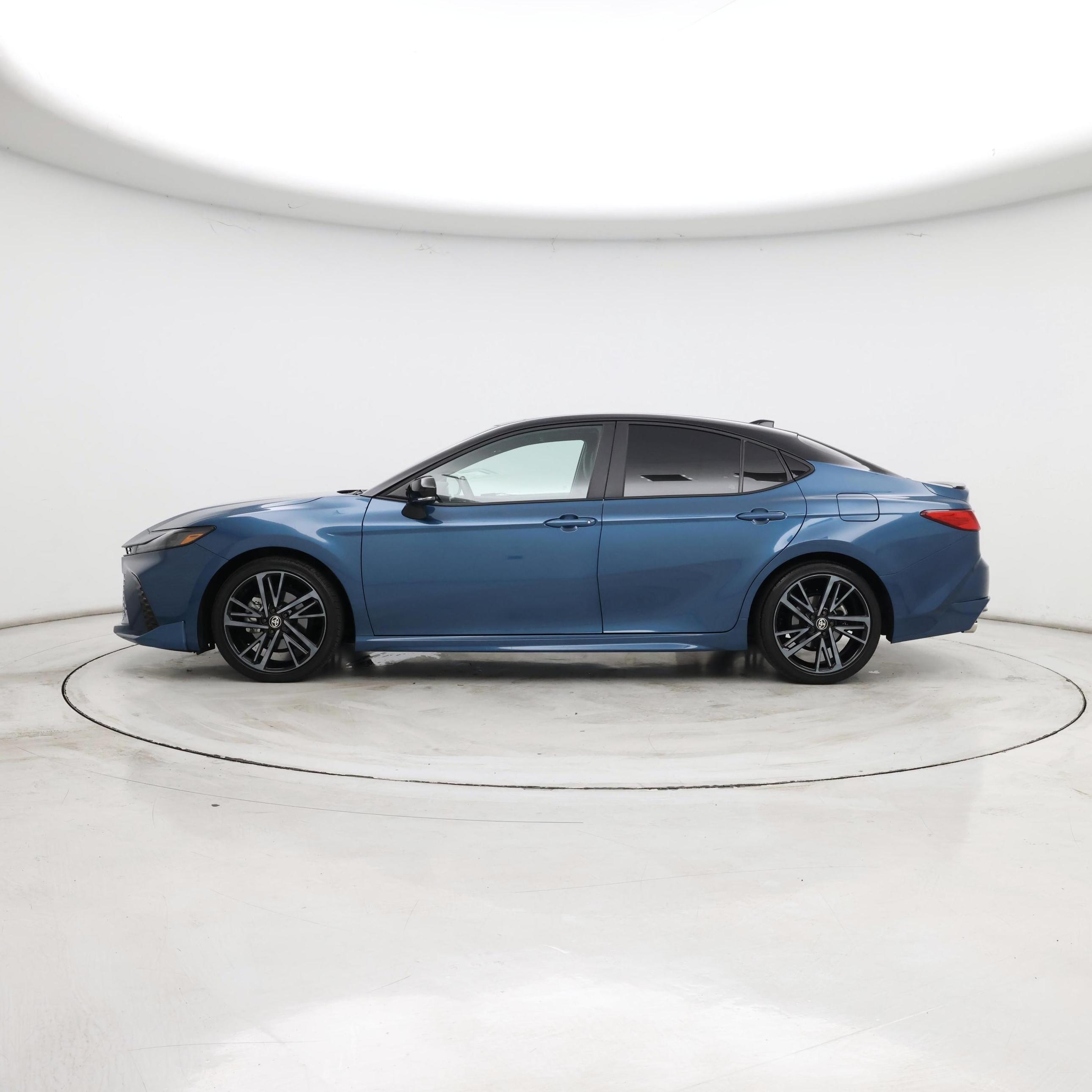 Thumbnail: 2025 Toyota Camry - 3