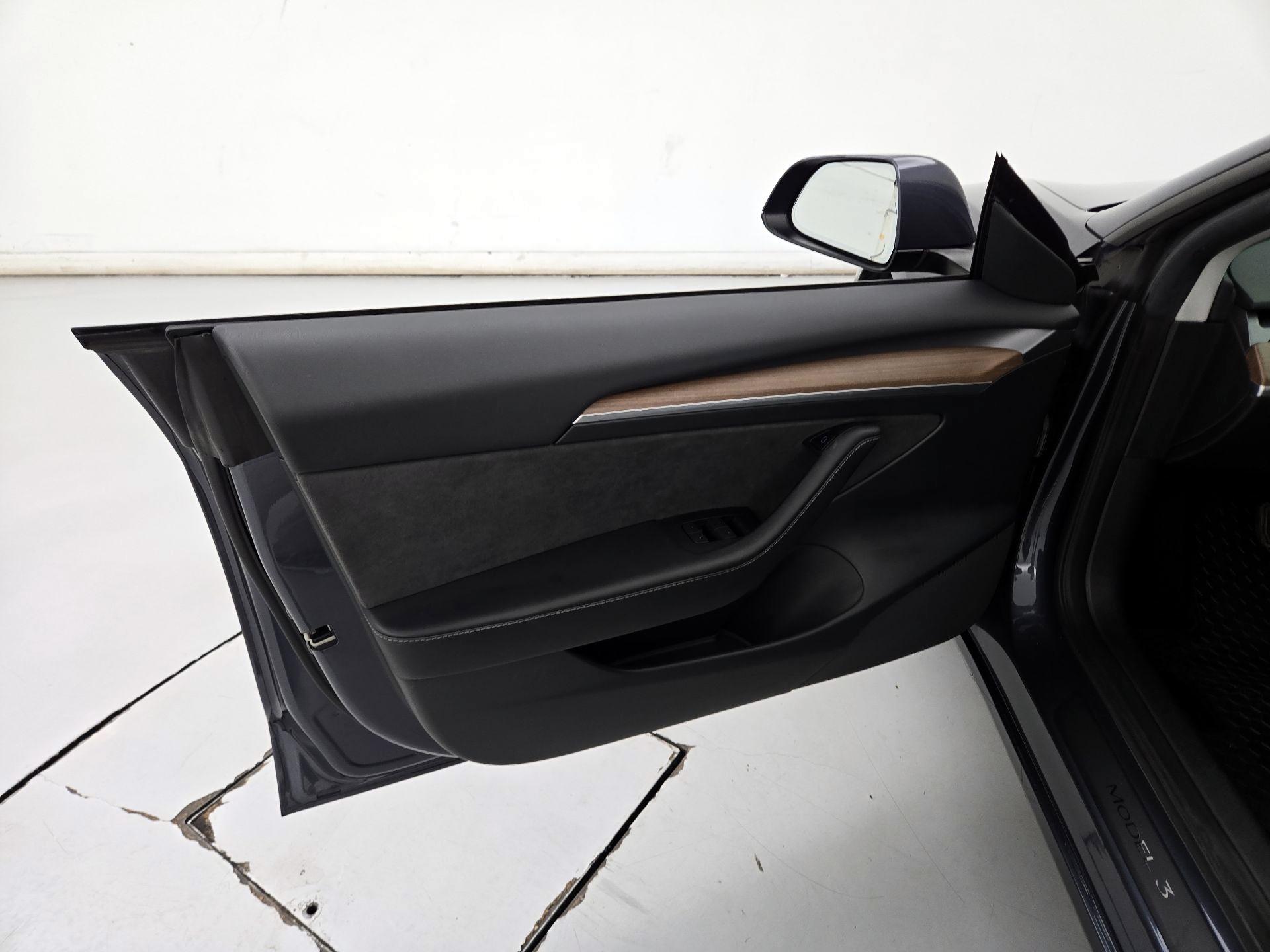 Thumbnail: 2023 Tesla Model 3 - 12