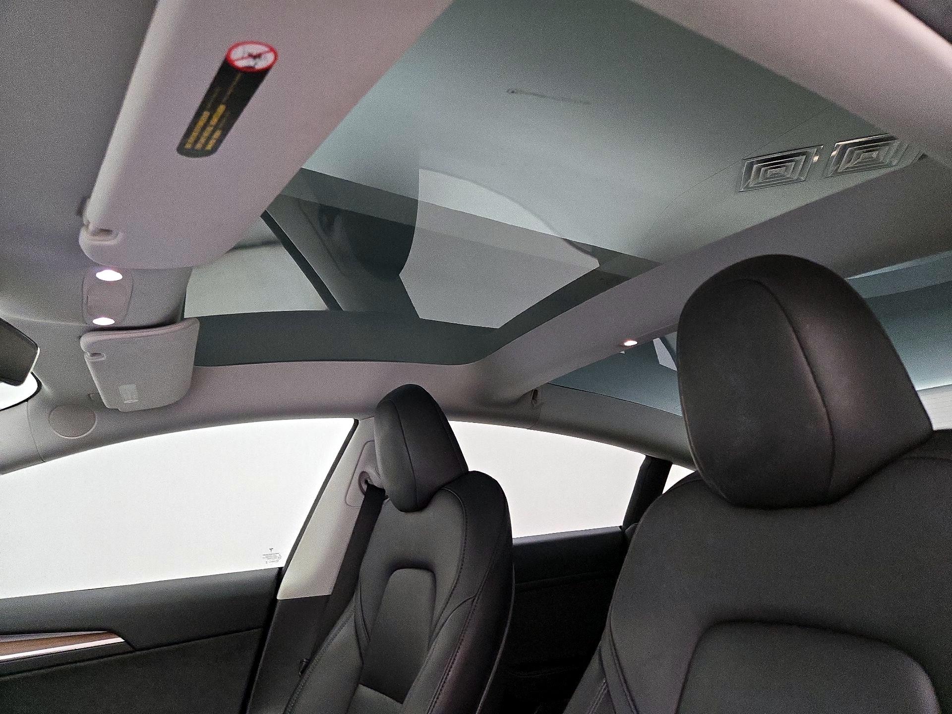 Thumbnail: 2023 Tesla Model 3 - 19