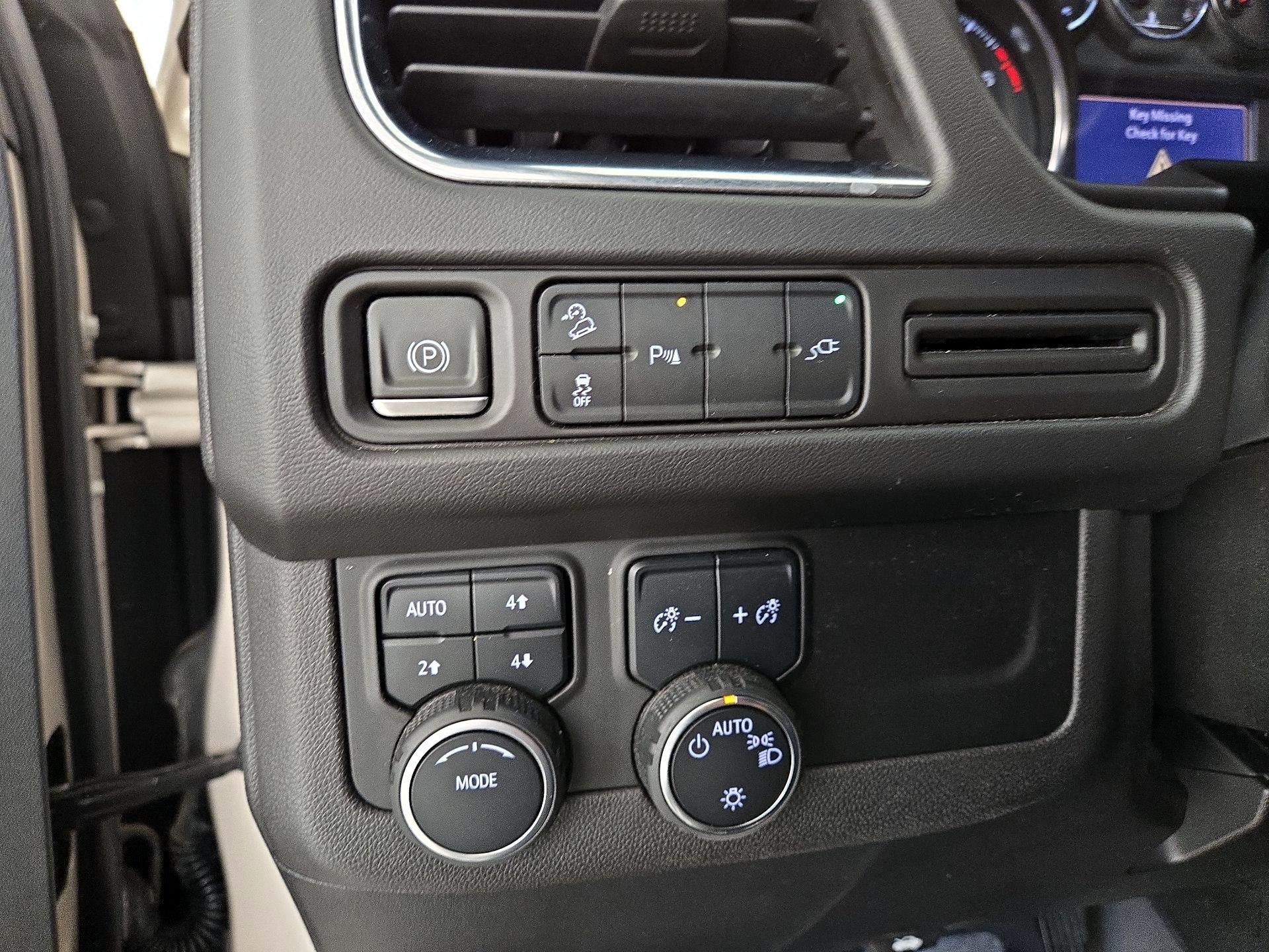 Thumbnail: 2021 Chevrolet Tahoe - 13