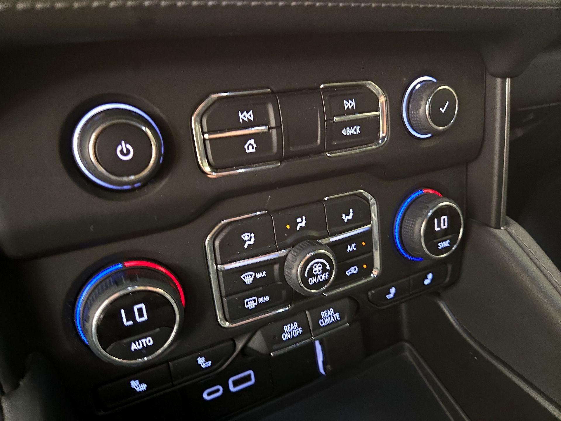Thumbnail: 2021 Chevrolet Tahoe - 17