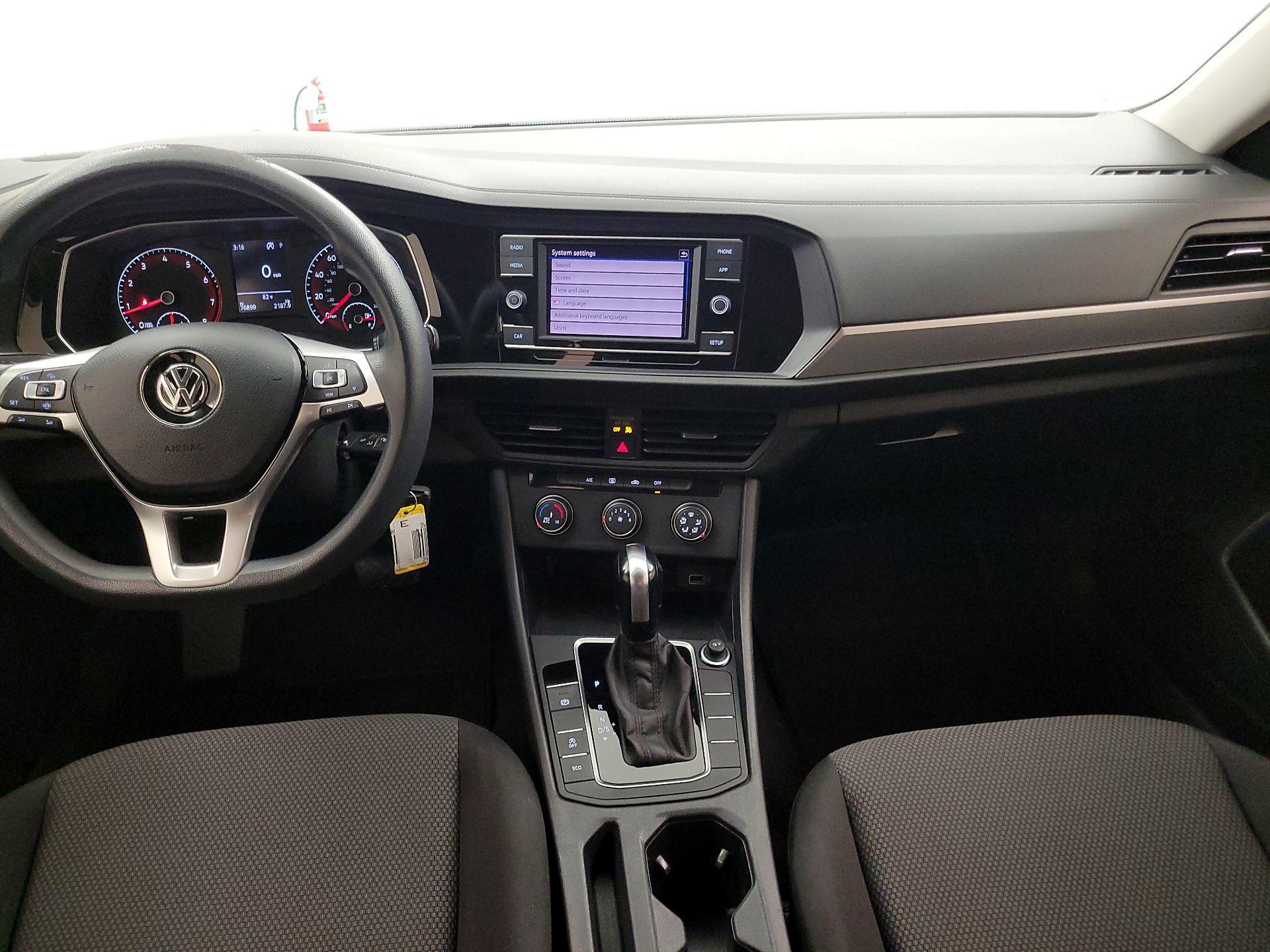 Thumbnail: 2019 Volkswagen Jetta - 9