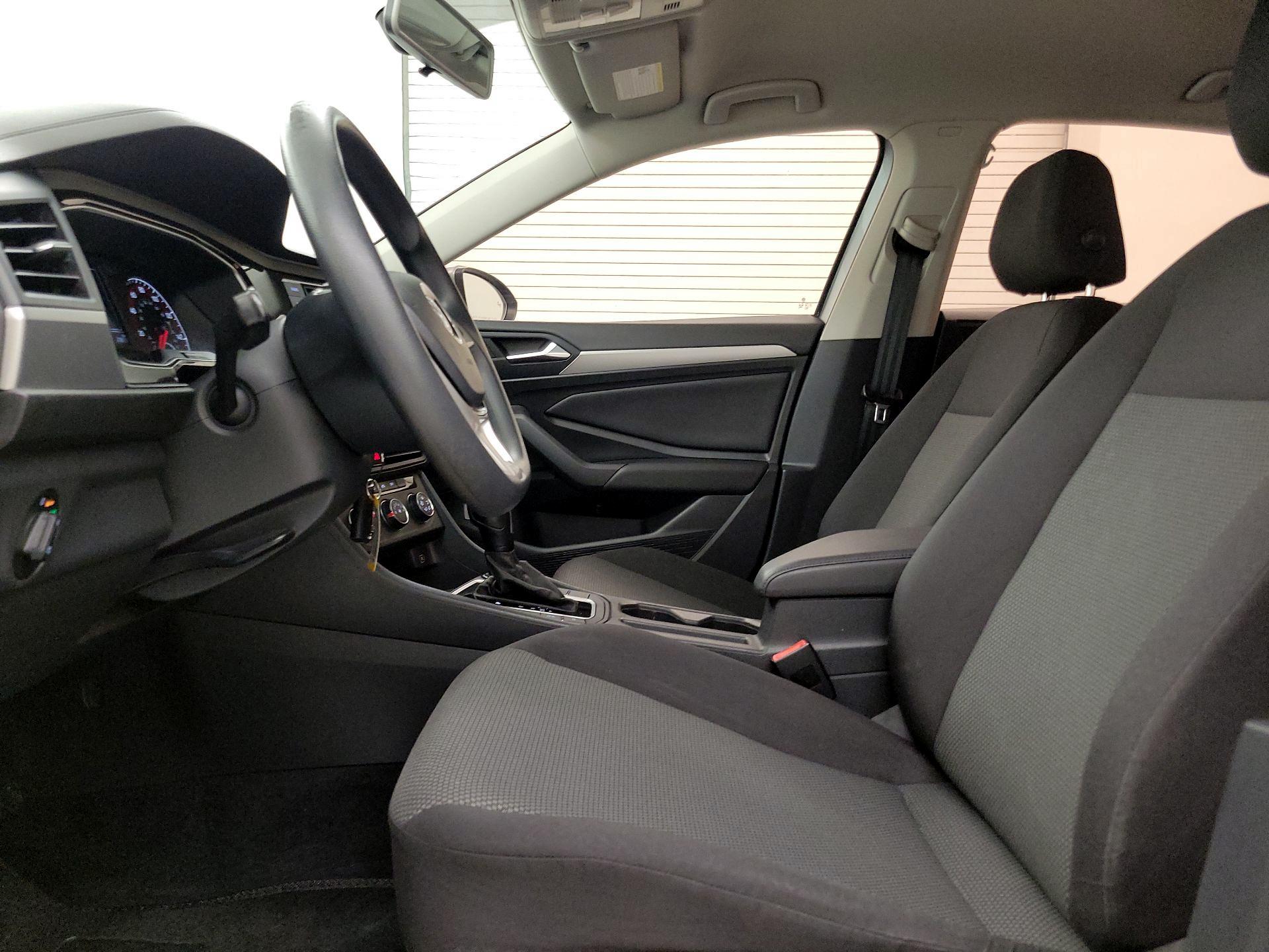 Thumbnail: 2019 Volkswagen Jetta - 11
